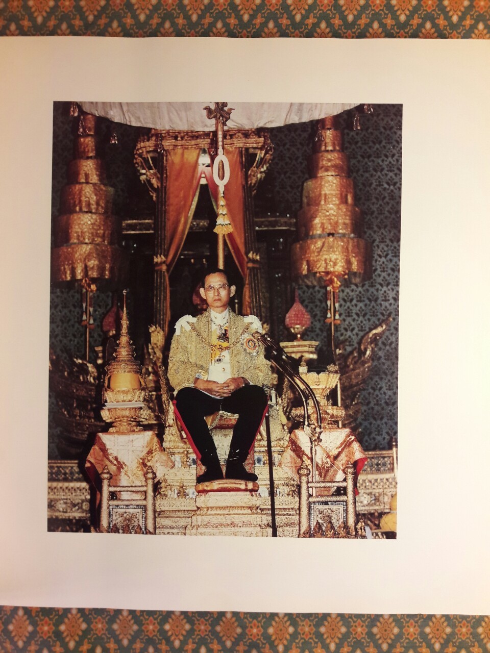 ธ สถิตในดวงใจนิรันดร์