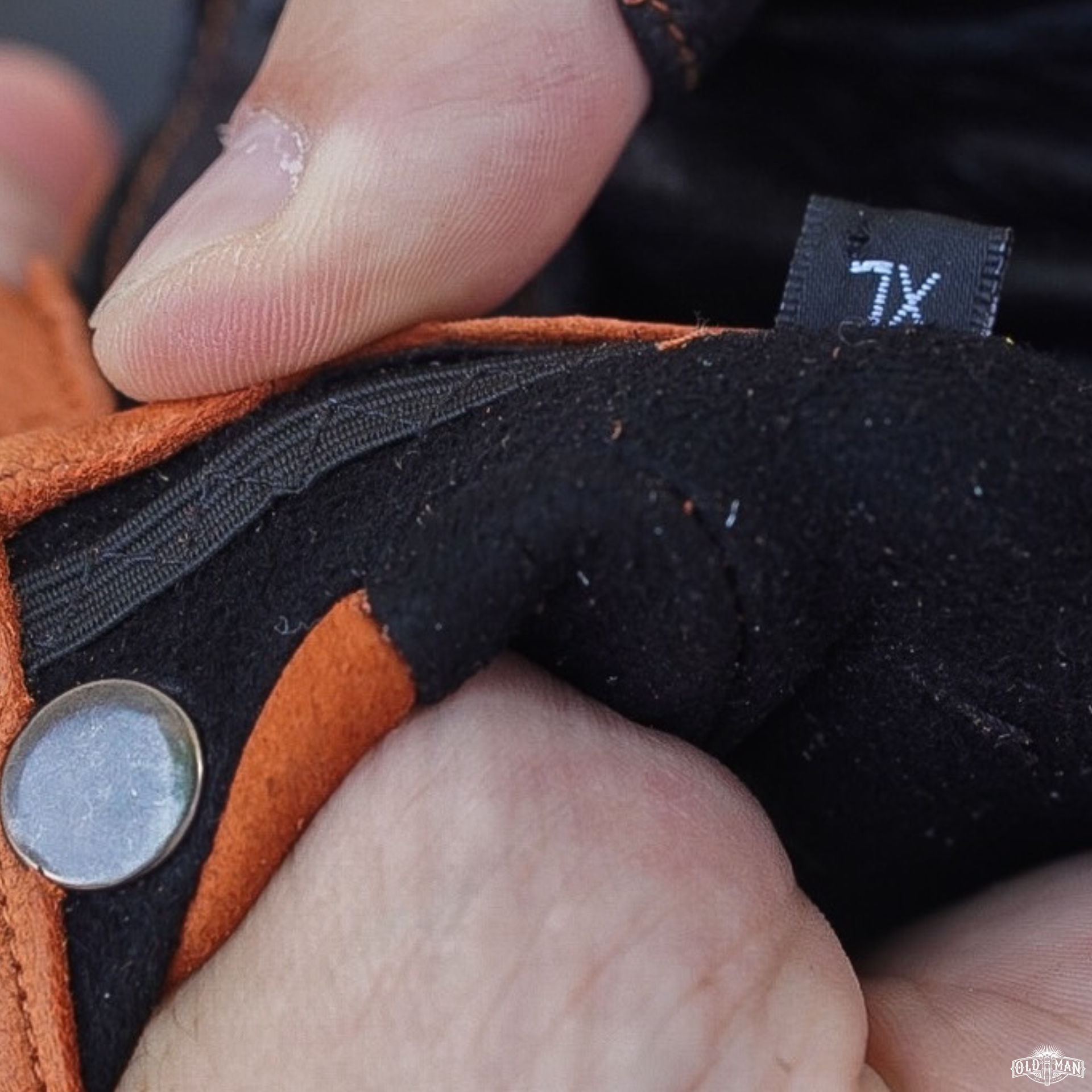 Hellway Glove ครึ่งนิ้วหนังกวางแท้ สีส่ม-ดำ (กรุณาสอบถามไซส์ก่อนสั่งซื้อ)