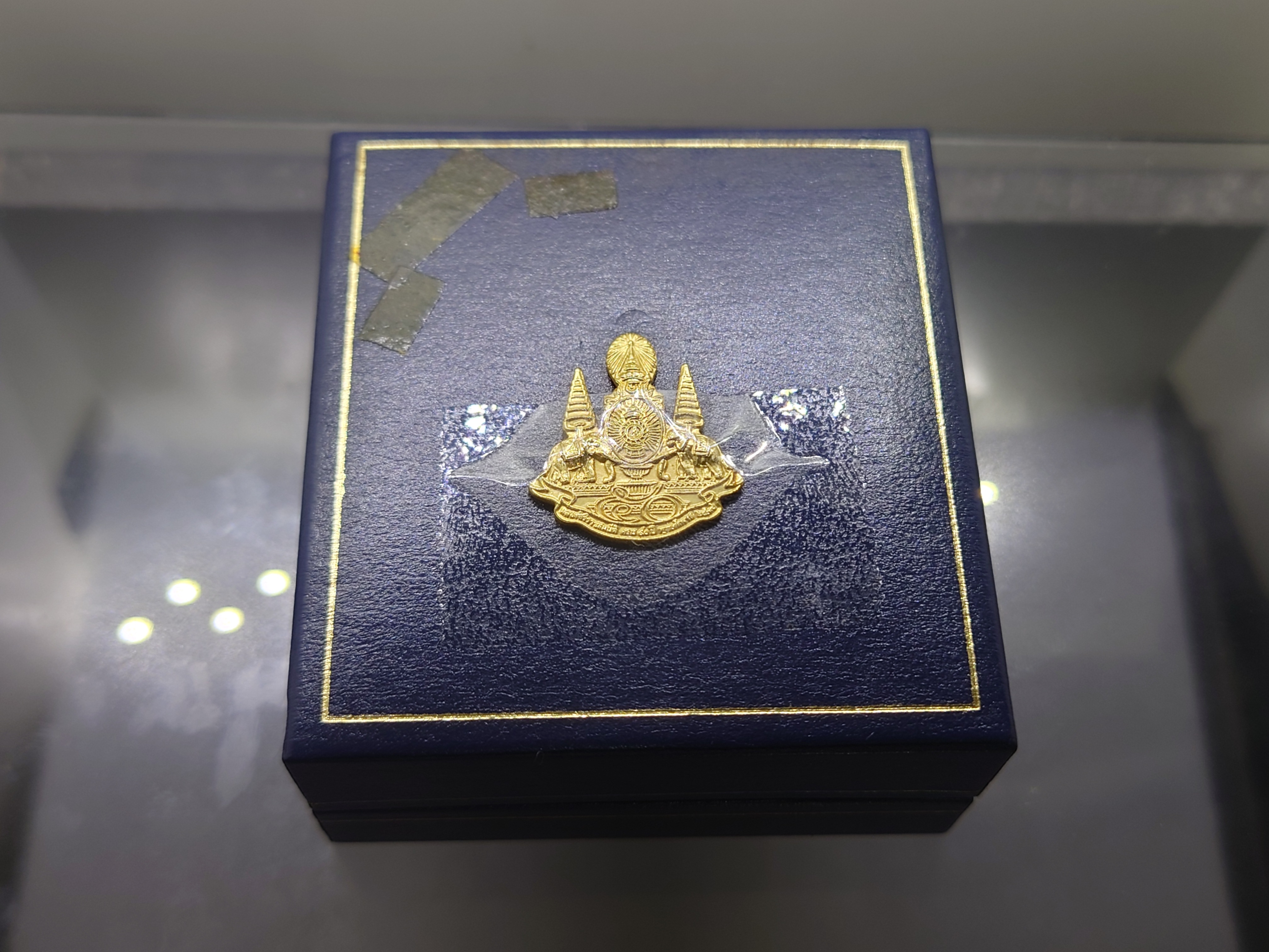 เหรียญสมเด็จพระญาณสังวร สมเด็จพระสังฆราช (สามสังฆราช) เนื้อเงินขัดเงา หอการค้า จ.กาญจนบุรี จัดสร้าง ปี2539 พร้อมกล่องเดิม