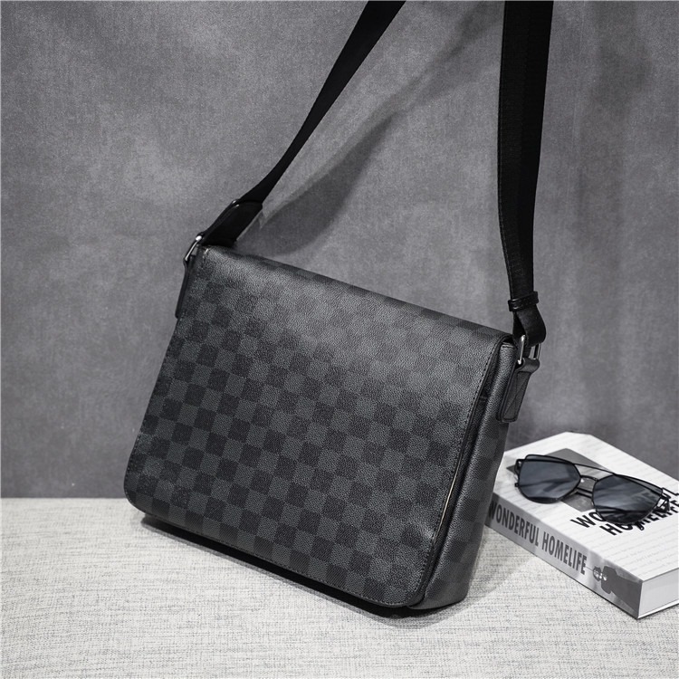 กระเป๋าสะพายข้างผู้ชาย กระเป๋าหนังผู้ชาย รหัส A023