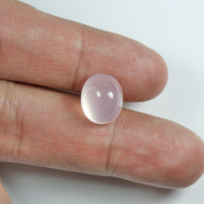 **ขายแล้ว**โรสควอตซ์ (Rose Quartz) 6.55 กะรัต รูปไข่หลังเบี้ย สีชมพูหวาน
