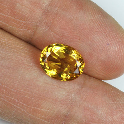 **ขายแล้ว**เบริลสีเหลือง (Yellow Beryl) 2.21 กะรัต สีเหลือง รูปไข่ ไฟดี