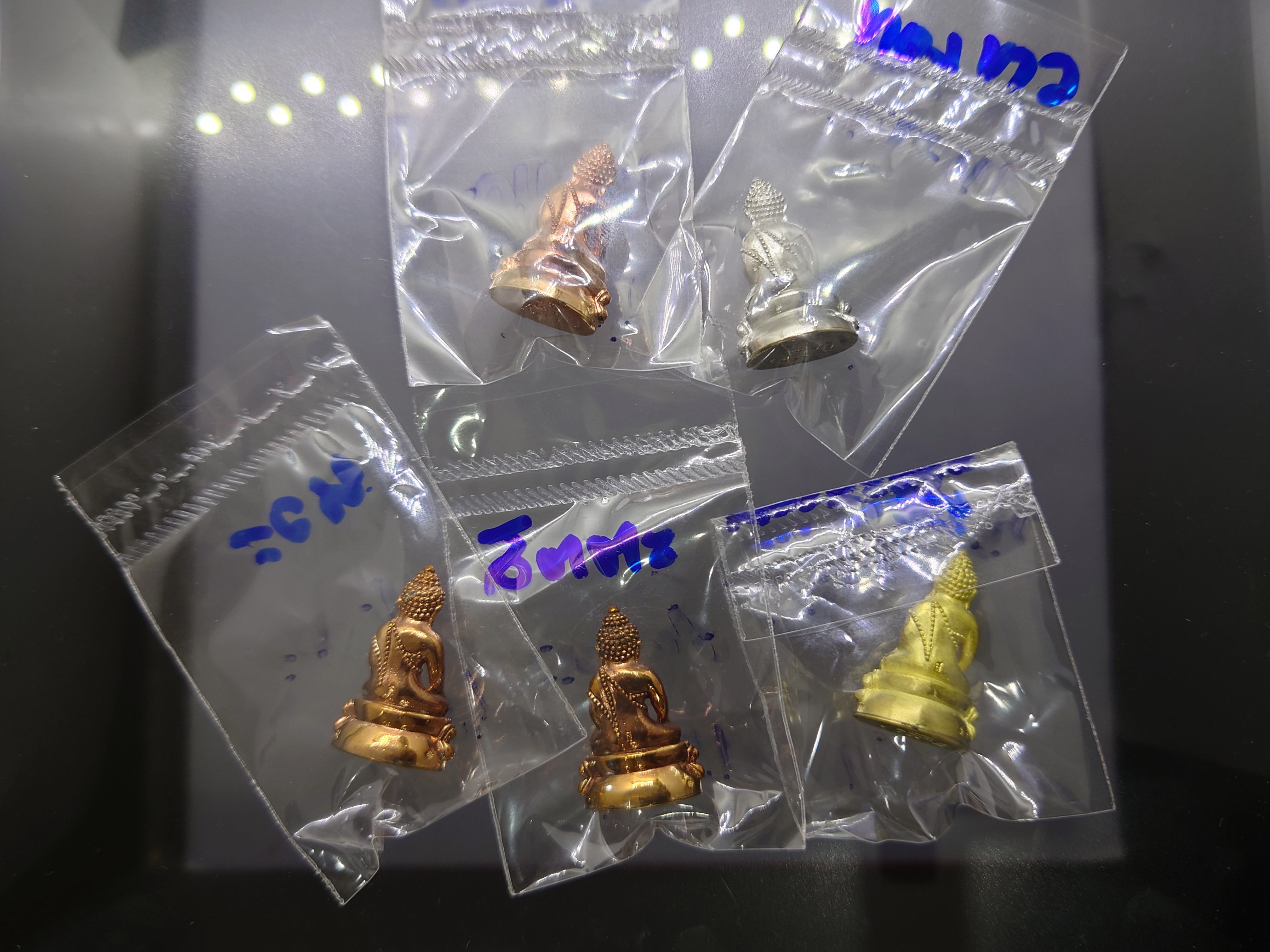 พระกริ่งเจ้าสัว (เจ้าสัวน้อย) (เยาวราช) (ชุดกรรมการ) เจ้าคุณธงชัย วัดไตรมิตรวิทยาราม ปี2559 พร้อมกล่องเดิม