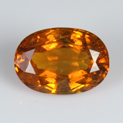 โกเมนสีส้มหรือสเปซซาไทท์ (Spessartite Garnet) 0.73 กะรัต เล็กๆ น่ารัก