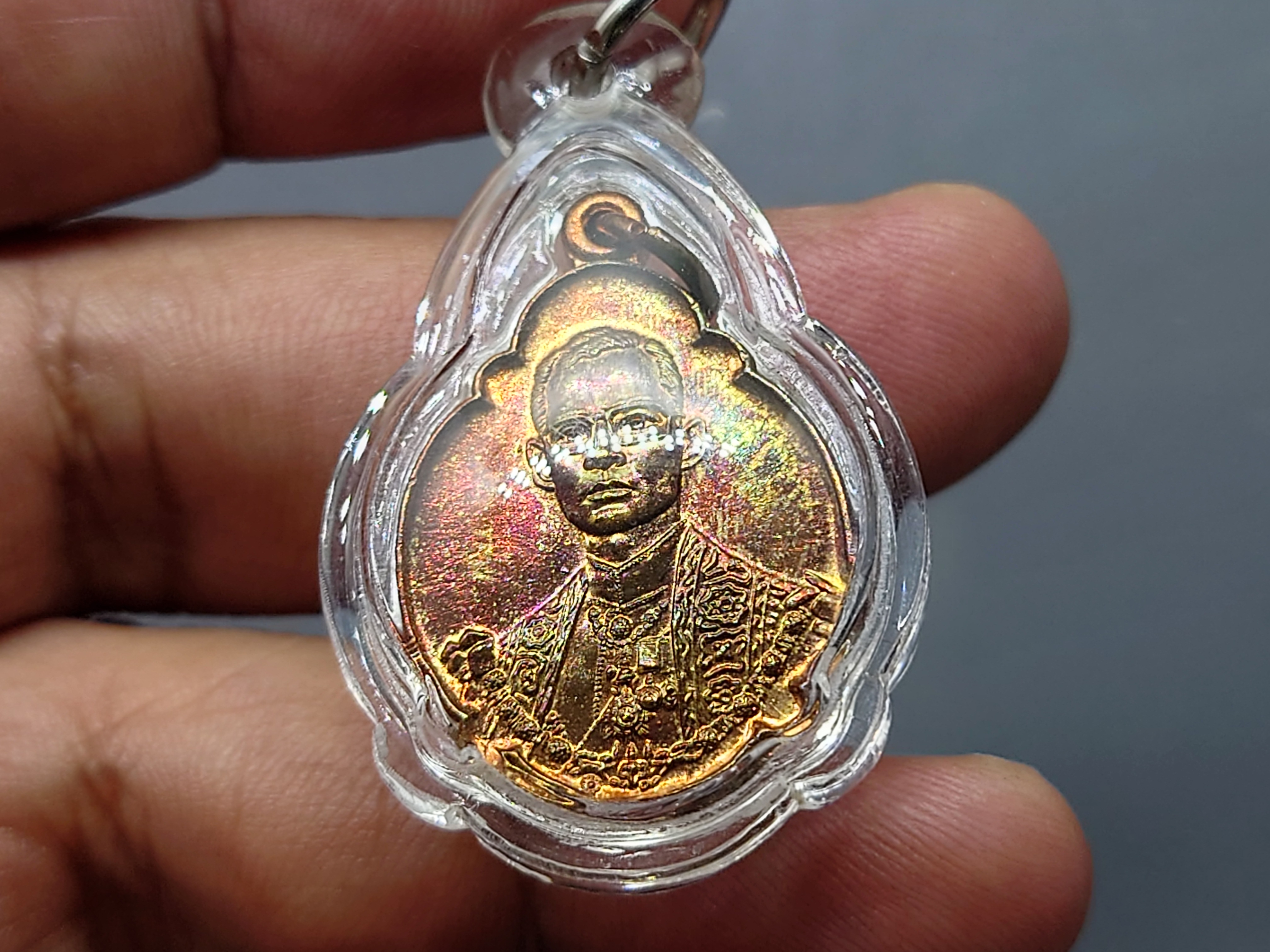 เหรียญที่ระลึกพระบรมราชสมภพ 4 รอบ รัชกาลที่9 บล็อกเกษา 3 เส้น เนื้อทองแดงผิวไฟ ปี2518 ไม่ผ่านใช้ สวย เลี่ยมพร้อมใช้