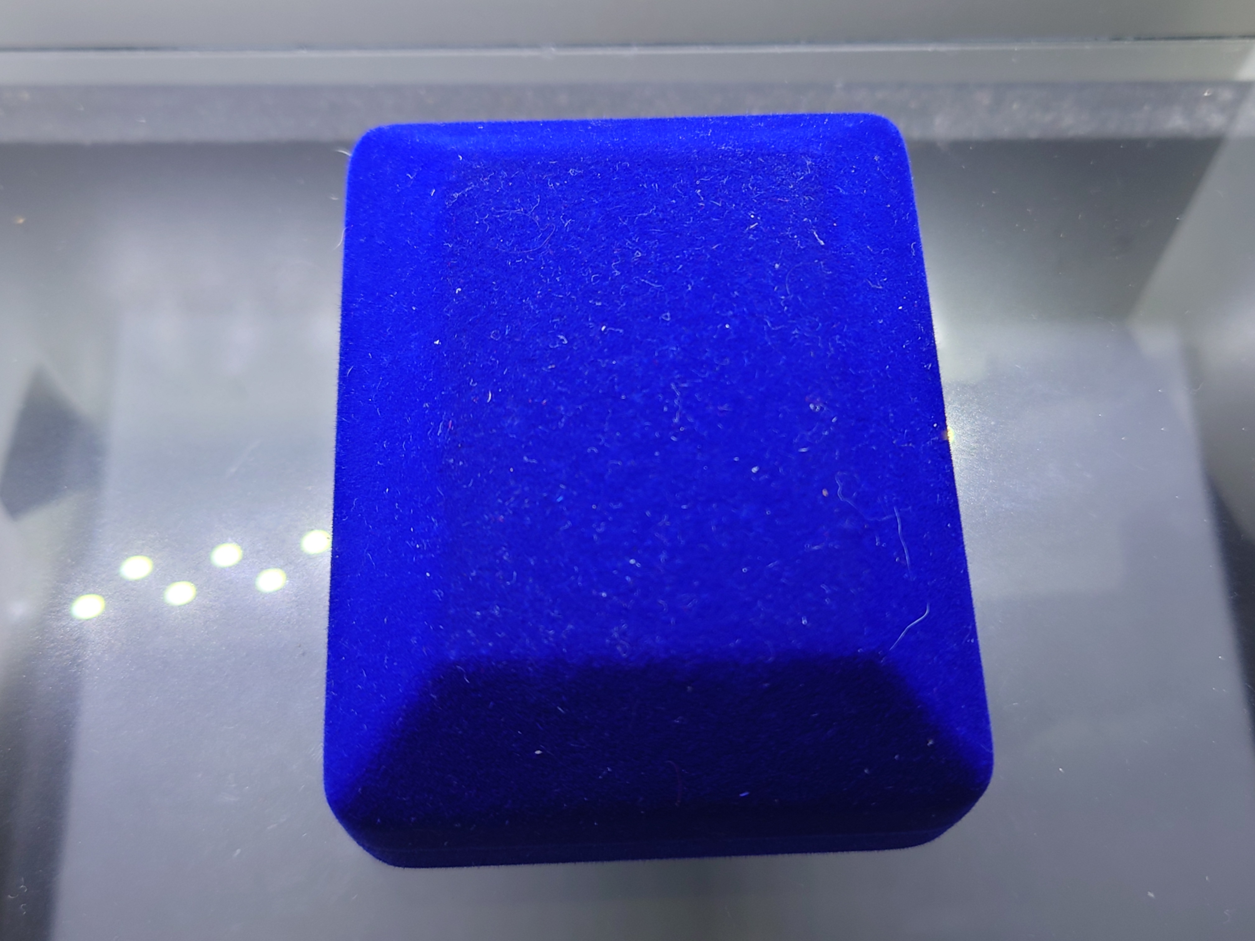 พระกริ่งพุทธมหาบารมีนุภาพพิสุทธิ์ อนุตตรสังคามวิชัย เนื้อเมฆสิทธิ์ ผลงานศิลปินแห่งชาติ อ.จักรพันธุ์ โปรษยกฤต ปี2553 พร้อมกล่องเดิม หายาก