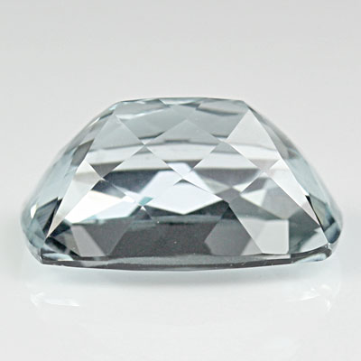 **ขายแล้ว** อความารีน (Aquamarine) 2.21 กะรัต สีฟ้าอ่อนน้ำทะเล รูปร่างคูชั่น ไฟดี