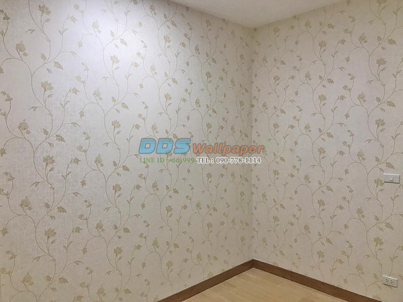 ผลงานติดวอลเปเปอร์ ลายดอกไม้ สีน้ำตาล ที่พัทยา