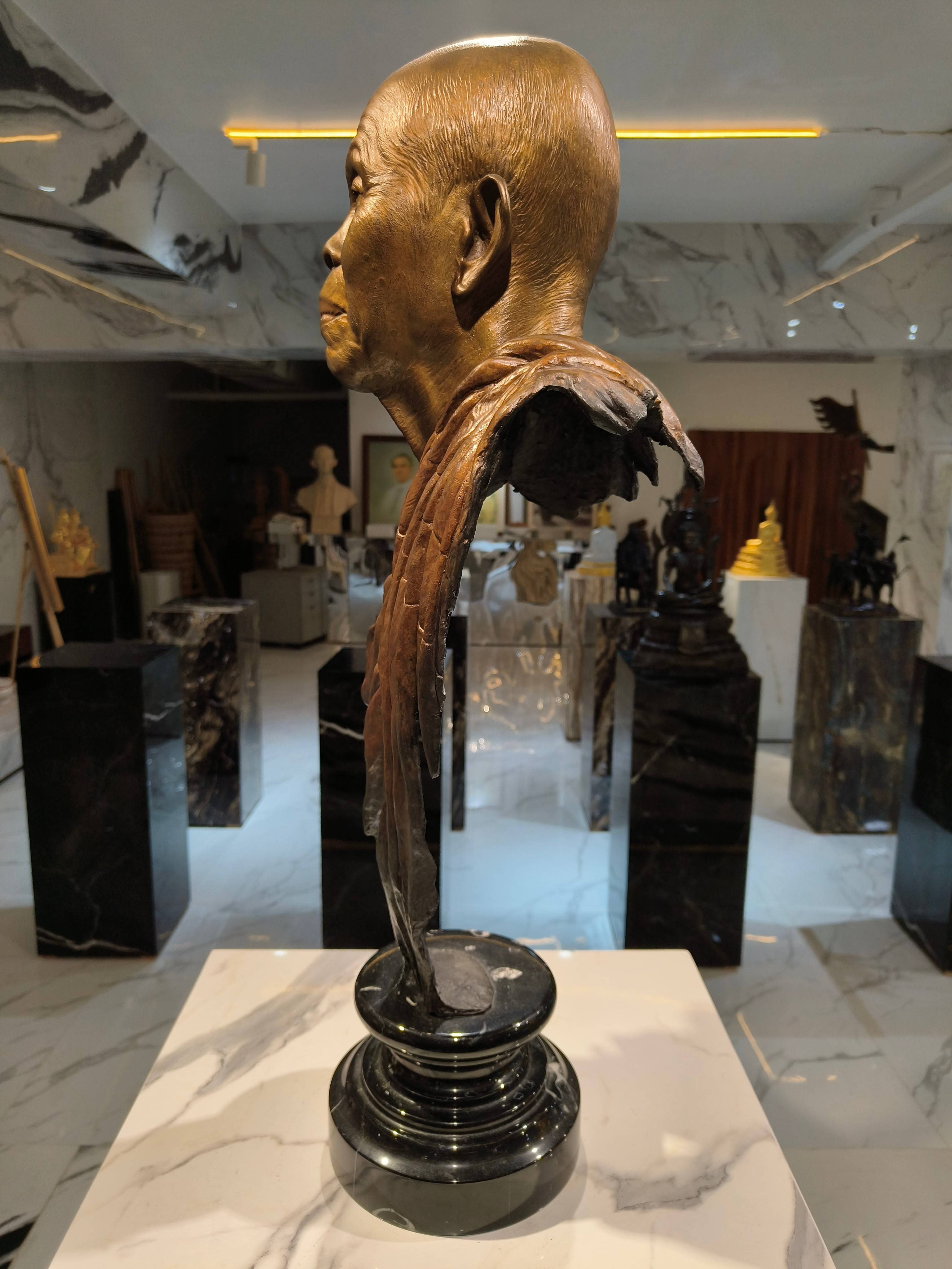 รูปหล่อ หลวงพ่อคูณ ของ อาจารย์ สันติ พิเชฐชัยกุล