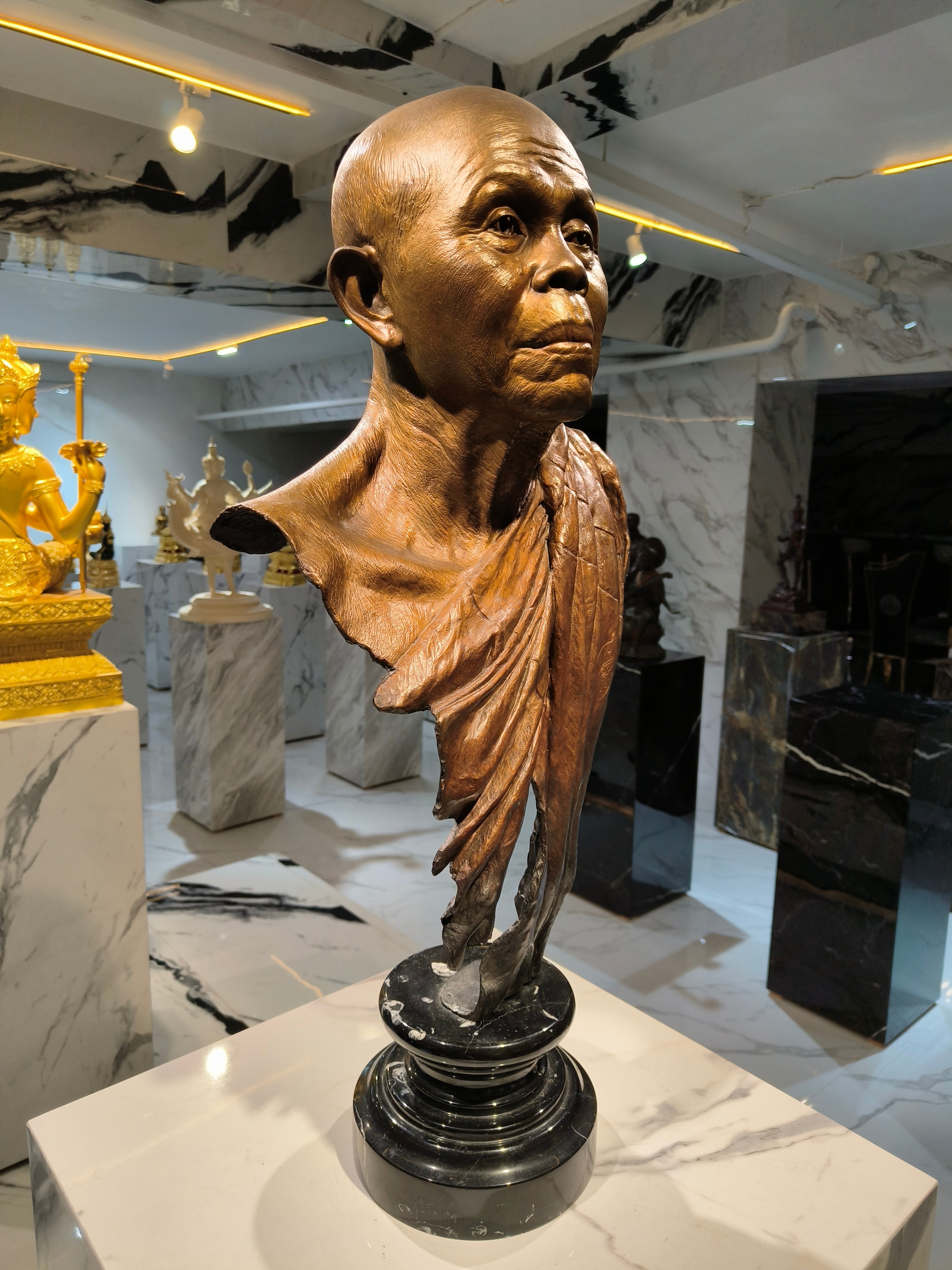 รูปหล่อ หลวงพ่อคูณ ของ อาจารย์ สันติ พิเชฐชัยกุล