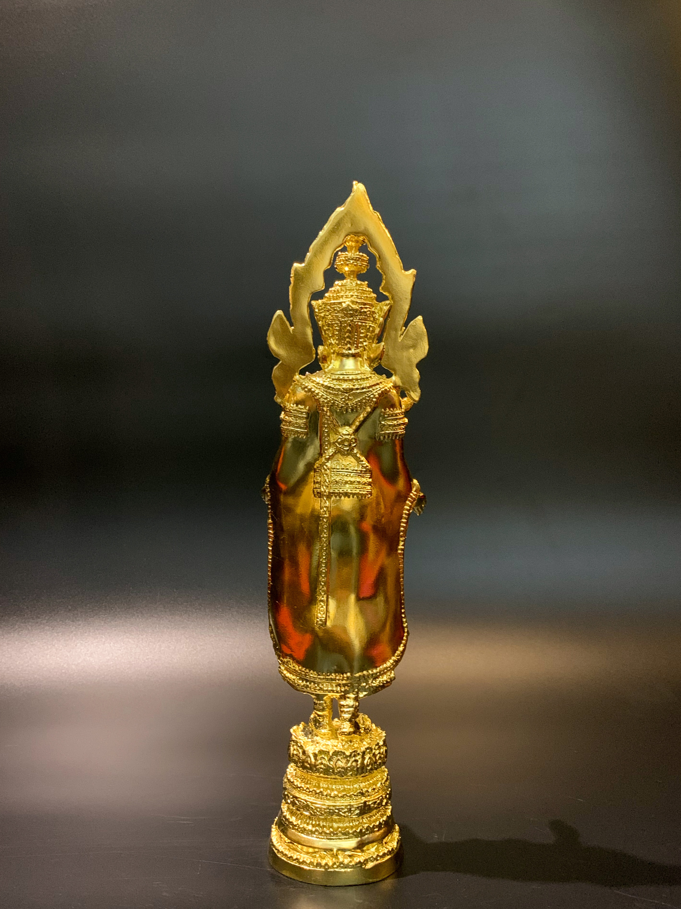 พระพุทธมหาจักรพรรดิ ปางเปิดโลก หน้าตัก 5 นิ้ว ปิดทอง ติดคริสตัล วัดกษัตราธิราชวรวิหาร จ.อยุธยา