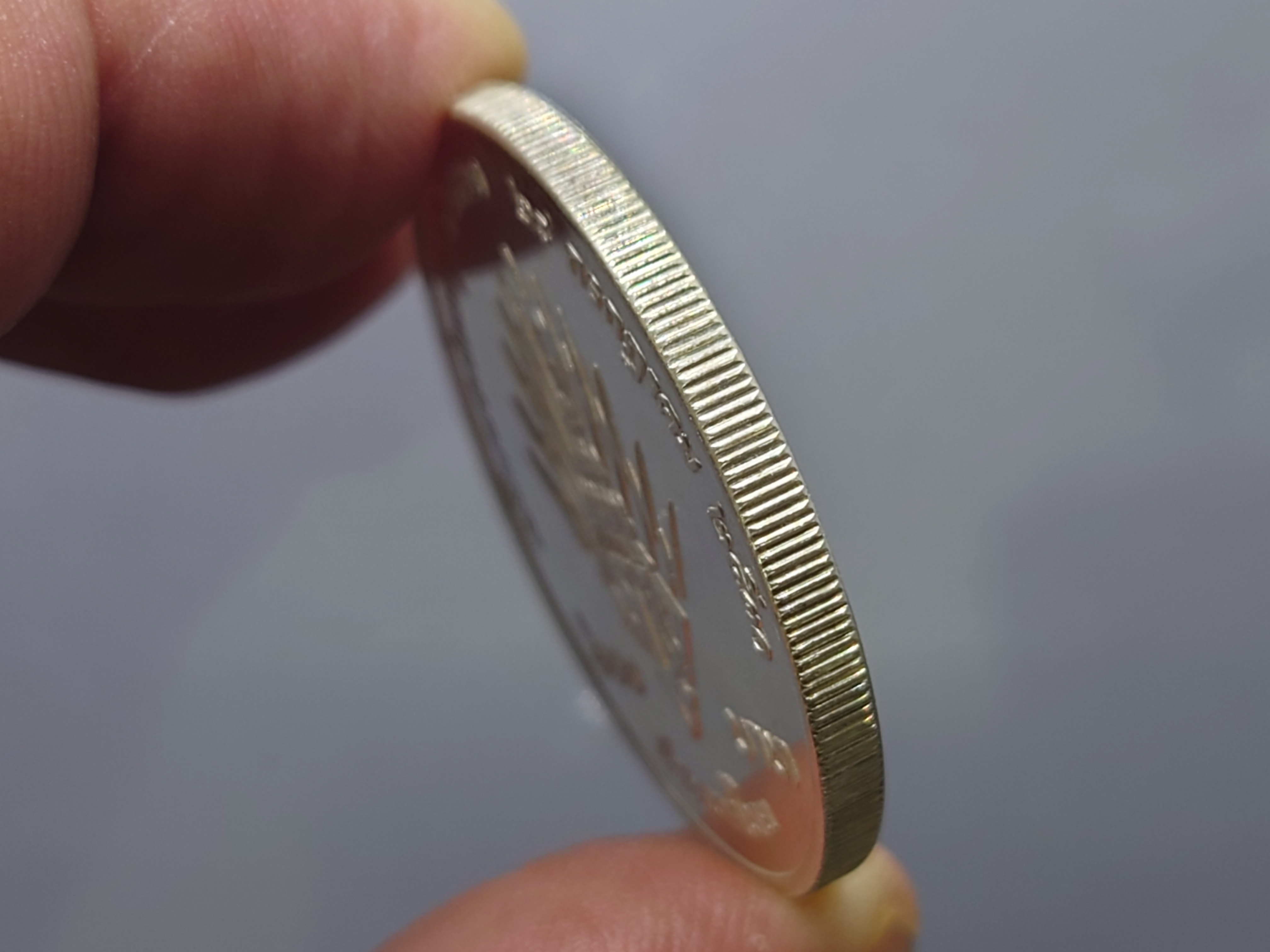 เหรียญ 600 บาท เนื้อเงิน ที่ระลึกเฉลิมพระชนมายุ 36 พรรษา พระบรมฯ พ.ศ.2531 ไม่ผ่านใช้