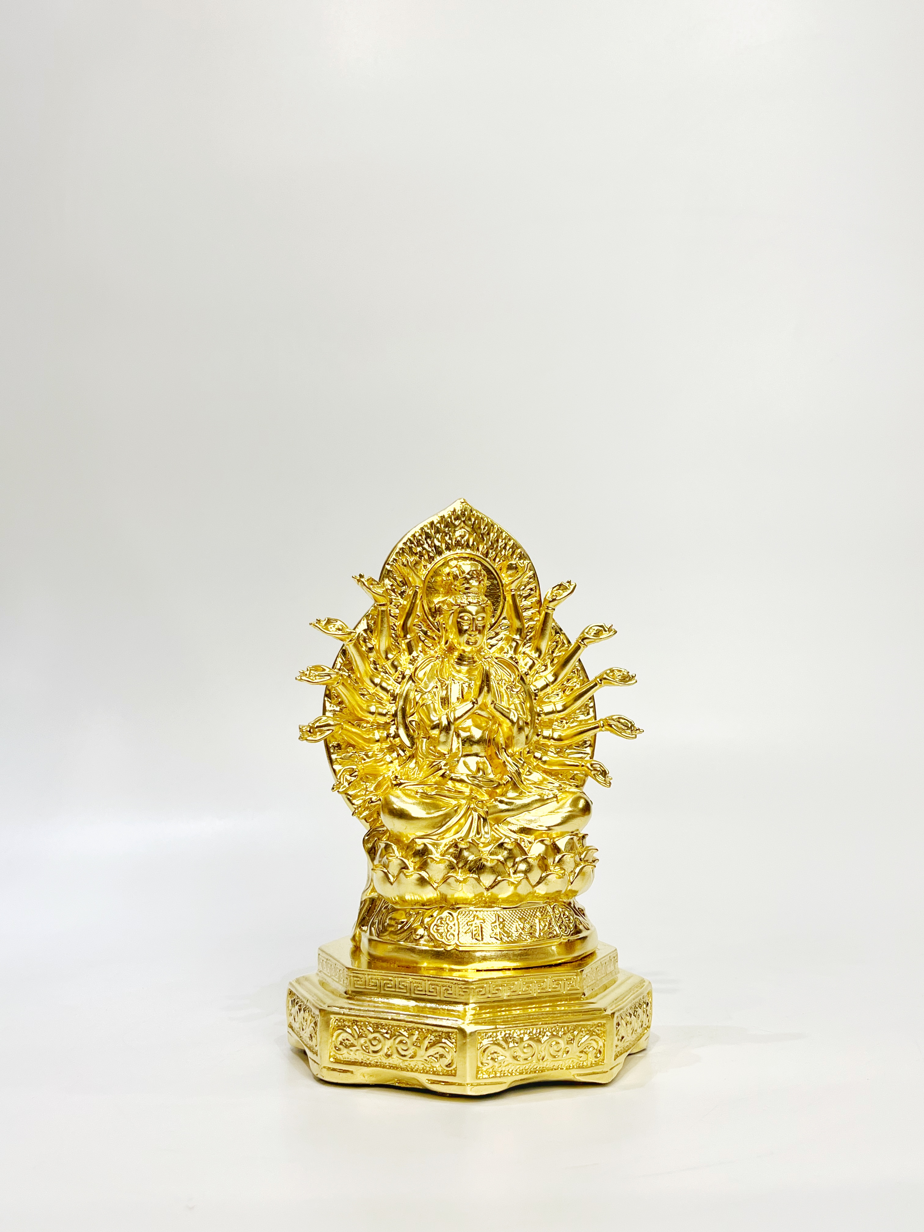รูปหล่อ พระโพธิสัตว์กวนอิม เจ้าแม่กวนอิม ปางพันมือ หน้าตัก 3 นิ้ว