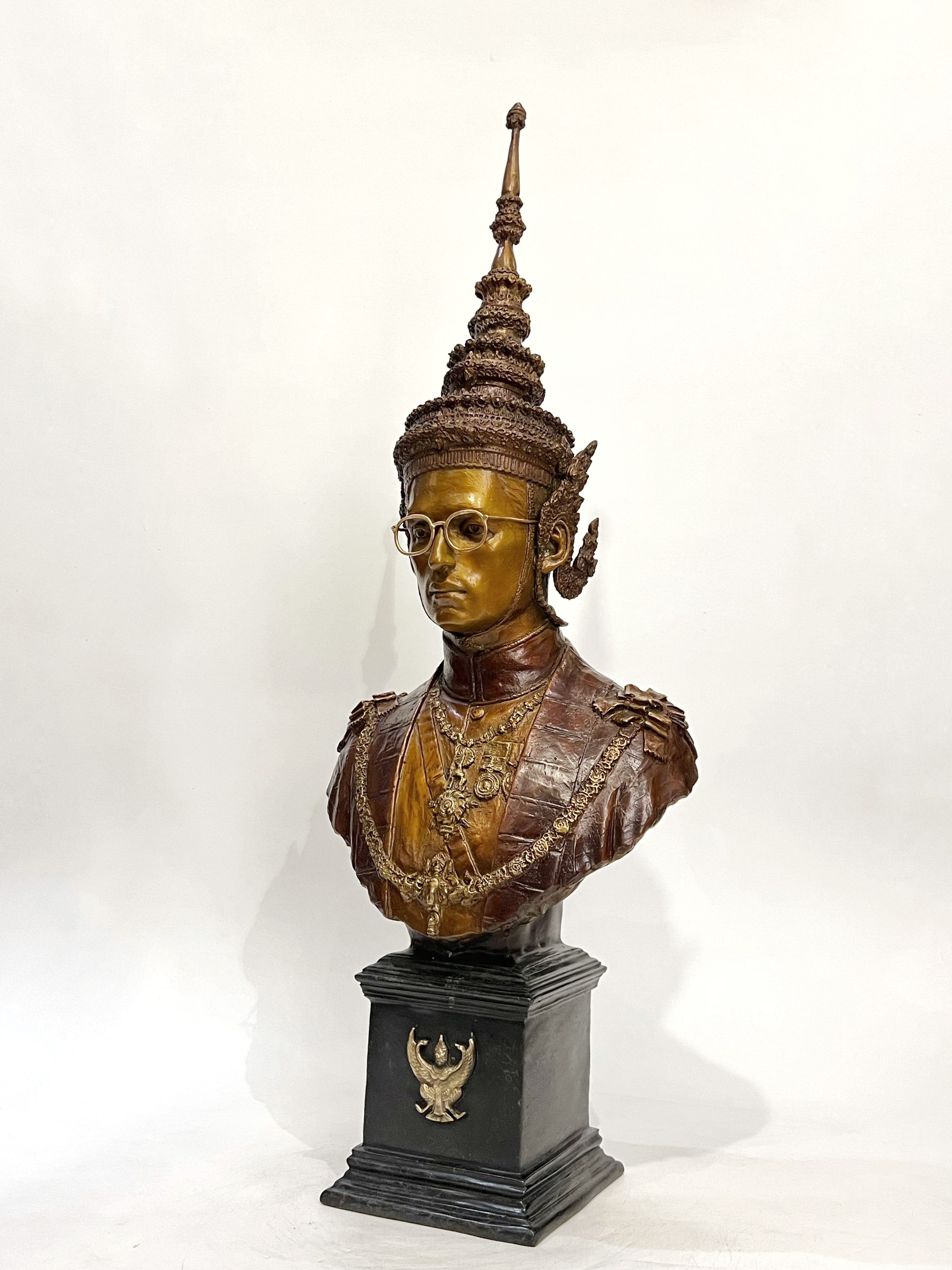 รูปหล่อ รัชกาลที่ 9 ร.9 ครึ่งพระองค์ (ทรงพระมหาพิชัยมงกุฎ)
