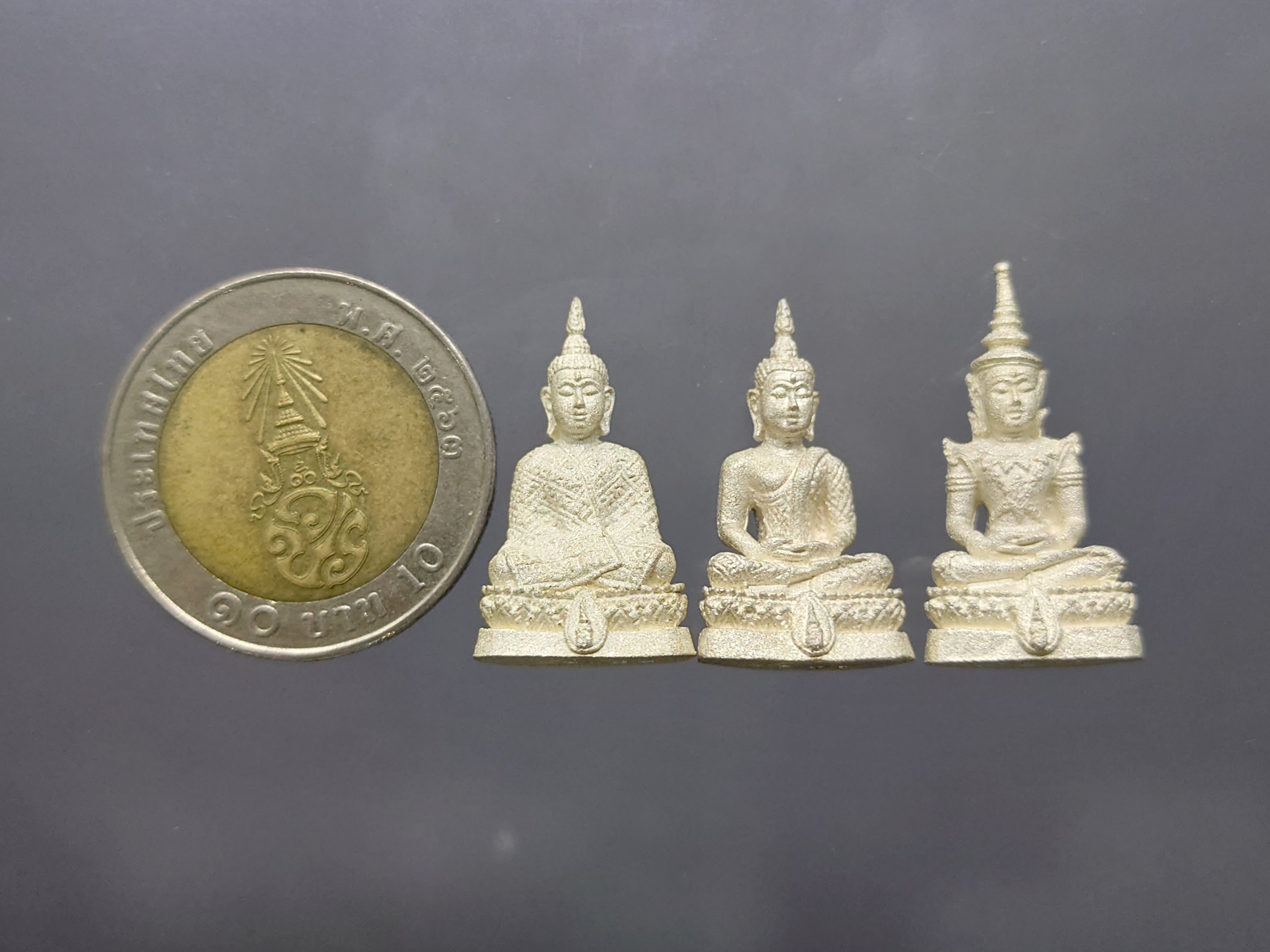 พระแก้วมรกต ชุด 3 ฤดู สธ.เนื้อเงิน มูลนิธิสิรินธรราชวิทยาลัย สร้าง วัดบวรนิเวศวิหาร ปี2538 พร้อมกล่องเดิม