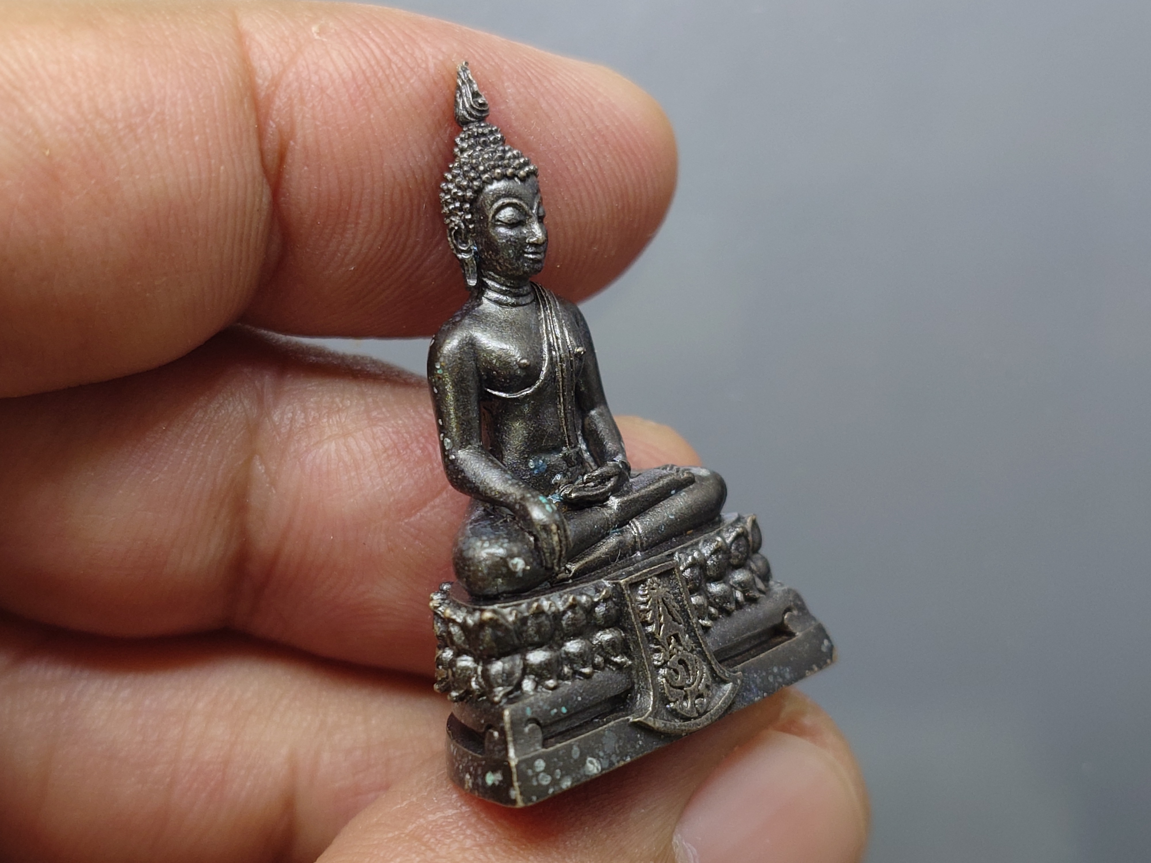 พsะคุ้มเกล้า เย็นศิsะเพราะพsะบริบาล 80 พssษา มหากษัตริย์แผ่นดินสยาม เนื้อนวะโลหะ พิมพ์ใหญ่ ปี2550 พร้อมตลับเดิม