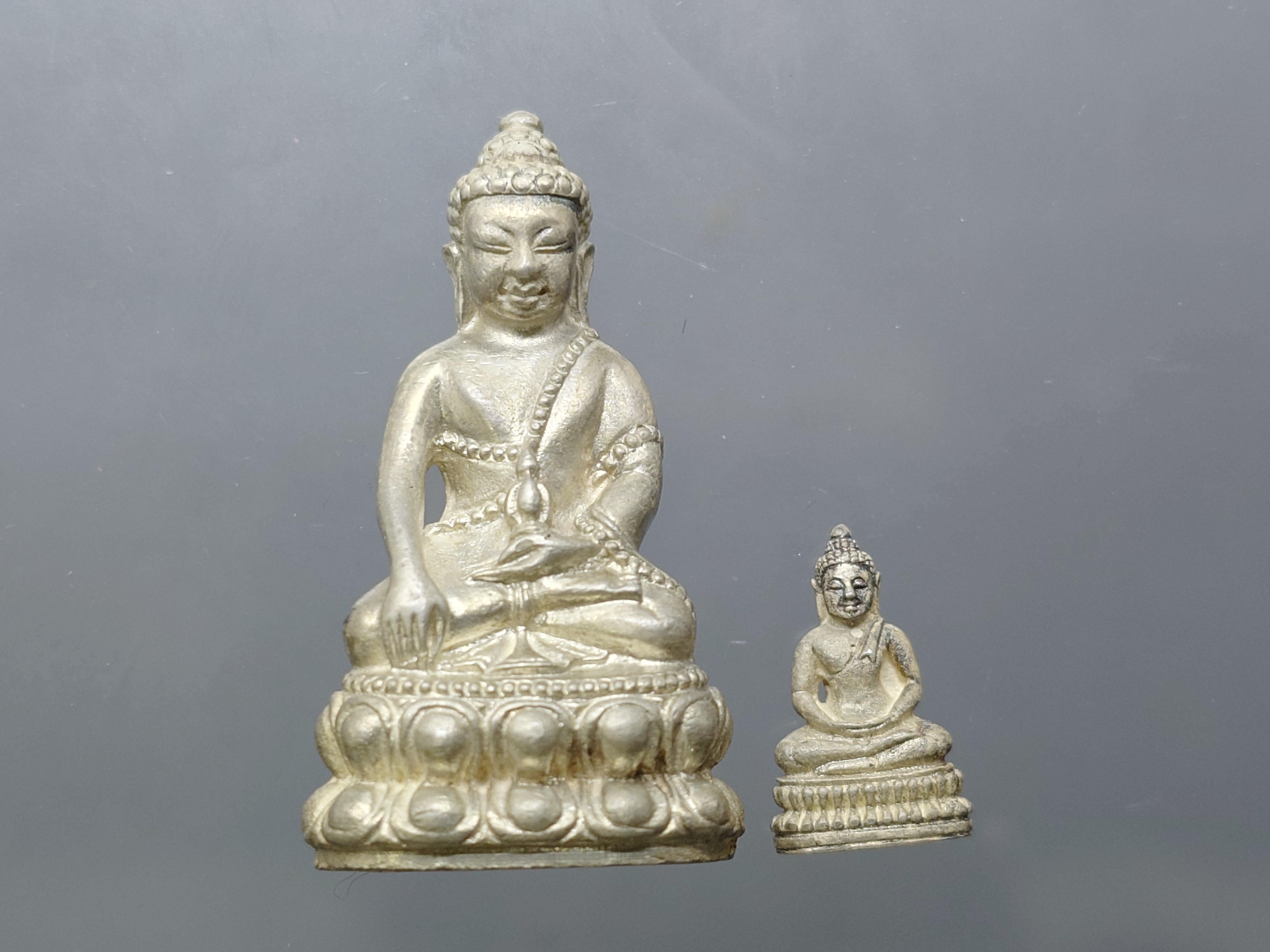 พระกริ่งวัดสุทัศน เนื้อเงิน มูลนิธิอัฏฐมราชานุสรณ์ จัดสร้าง พิธีพุทธาภิเษก ณ พระอุโบสถวัดสุทัศนเทพวราราม ปี2534 นิยม หายาก กล่องเดิม