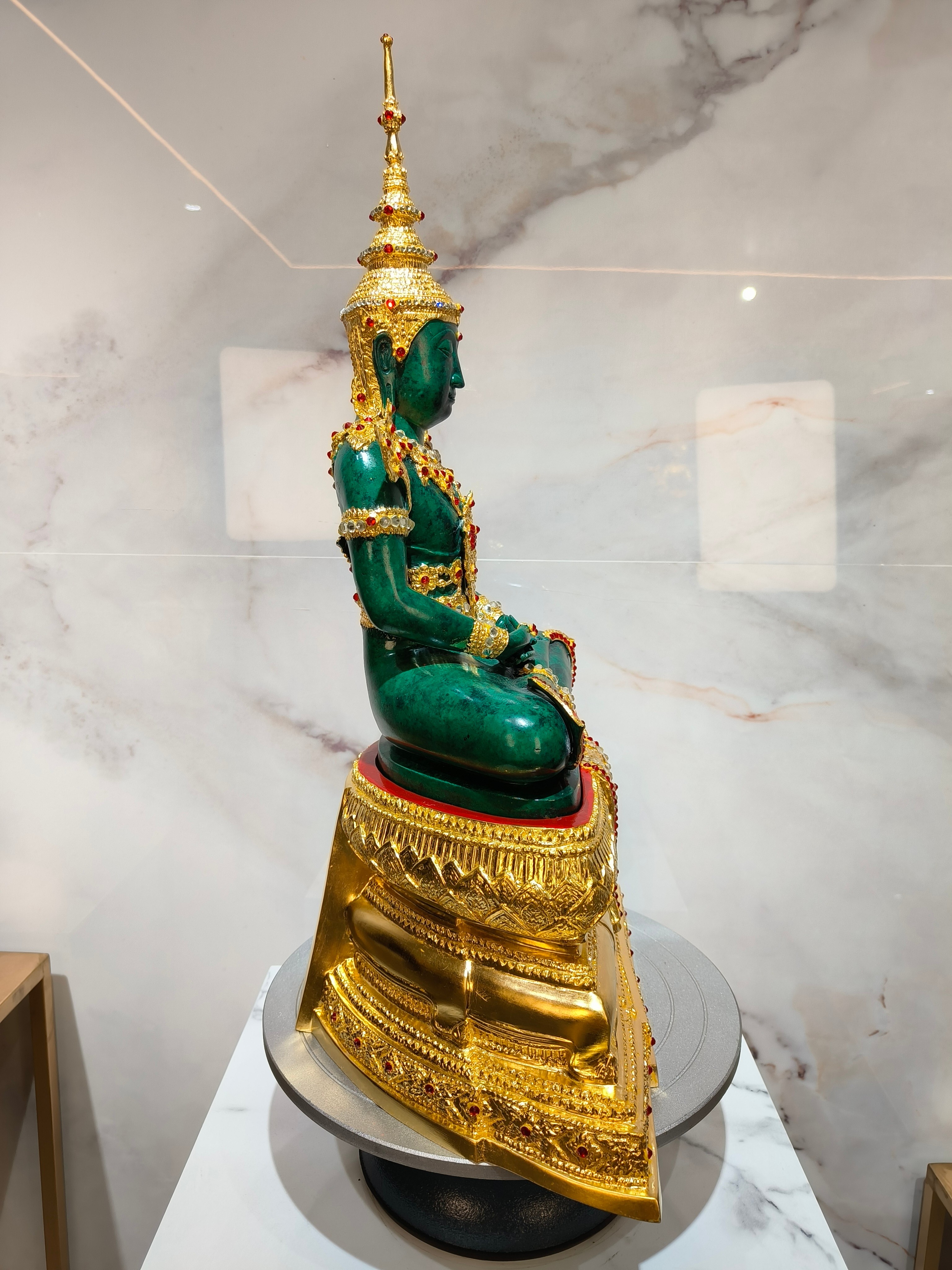 พระพุทธรูป พระแก้วมรกต ทรงเครื่องฤดูร้อน หน้าตัก 9 นิ้ว