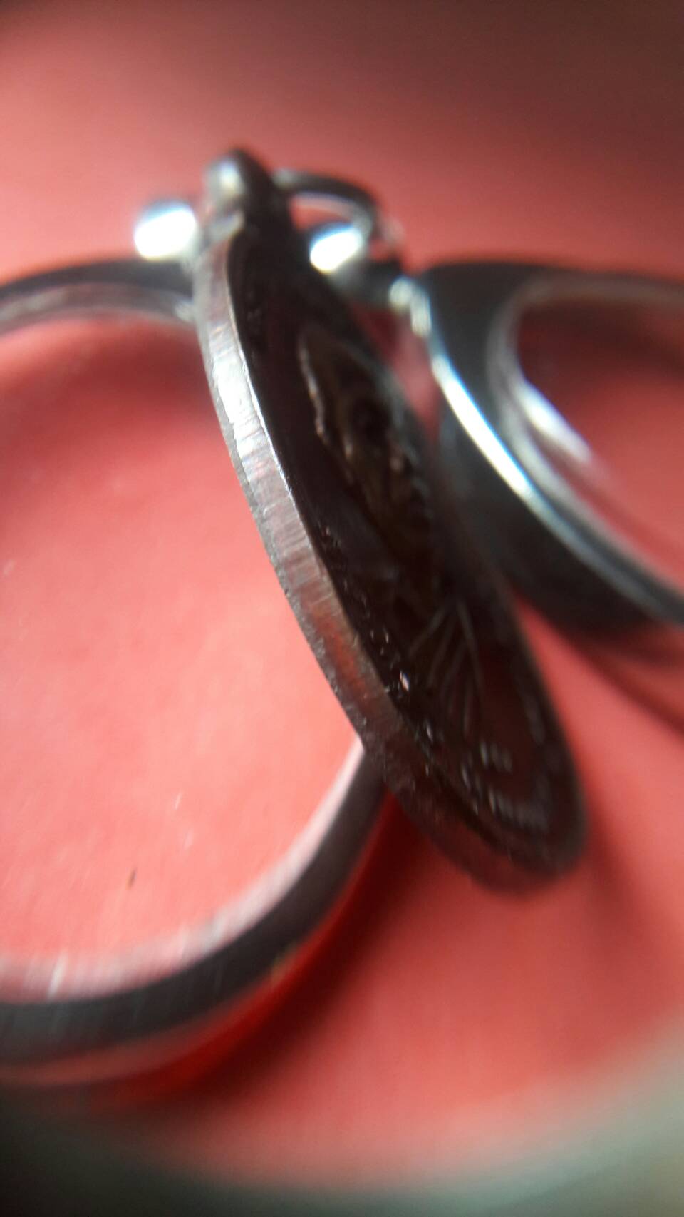 เหรียญเพชรน้ำเอก หลวงพ่อคูณ วัดบ้านไร่ โคราช ปี 36 ผิวรุ้ง