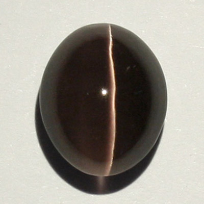 **ขายแล้ว**ซิลลิมาไนท์ตาแมว (Cat's eye Sillimanite) 4.26 กะรัต สีเทา รูปไข่ ตาคม
