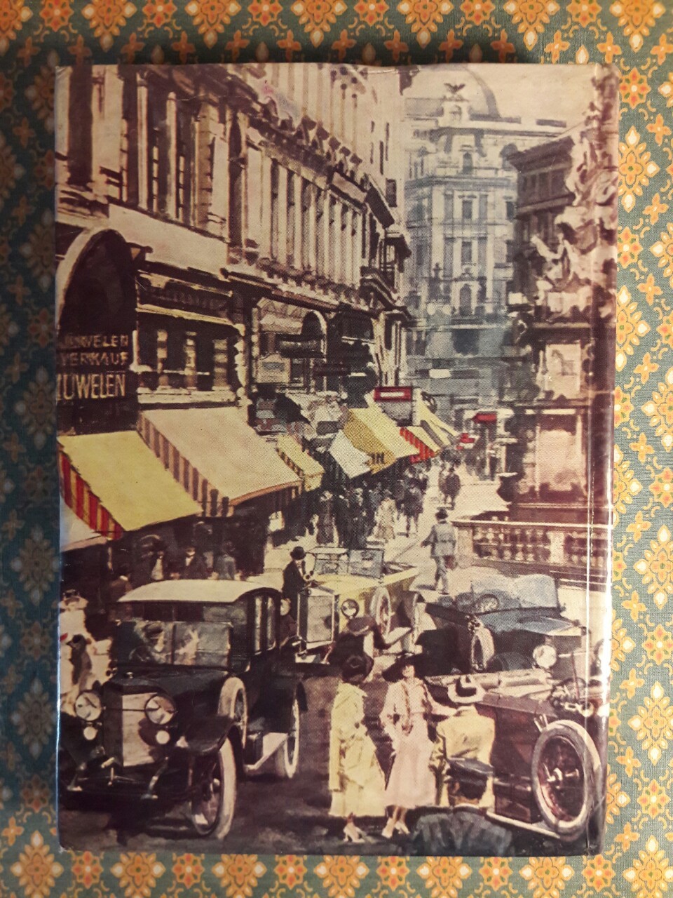 ละครแห่งชีวิต “หนังสือดีร้อยเล่มที่คนไทยควรอ่าน”