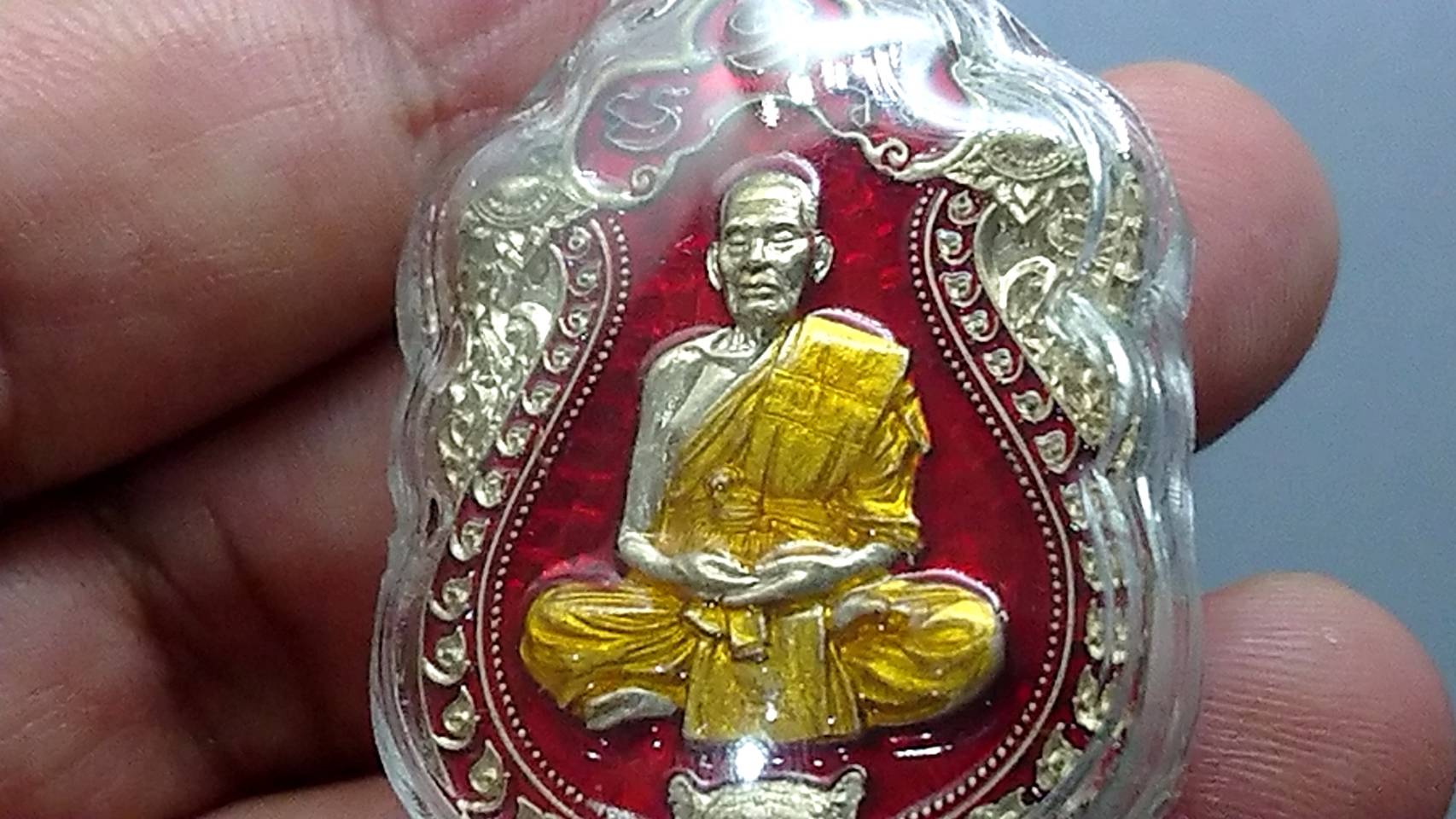 เหรียญเสมาเสือคาบดาบ รุ่น1 (แจกยกลัง)อัลปาก้าลงยาแดง หลังยาแดง ตอกพิเศษ ตอกหัวเสือ หลวงพ่อพัฒน์ วัดห้วยด้วน โคท 267