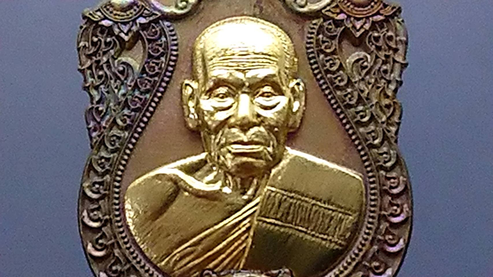 เหรียญเสมาเสือคาบดาบ รุ่น2 เนื้อชนวน หน้ากากทองทิพย์ หลวงพ่อพัฒน์ วัดห้วยด้วน โคท 133 (SKU-03343)