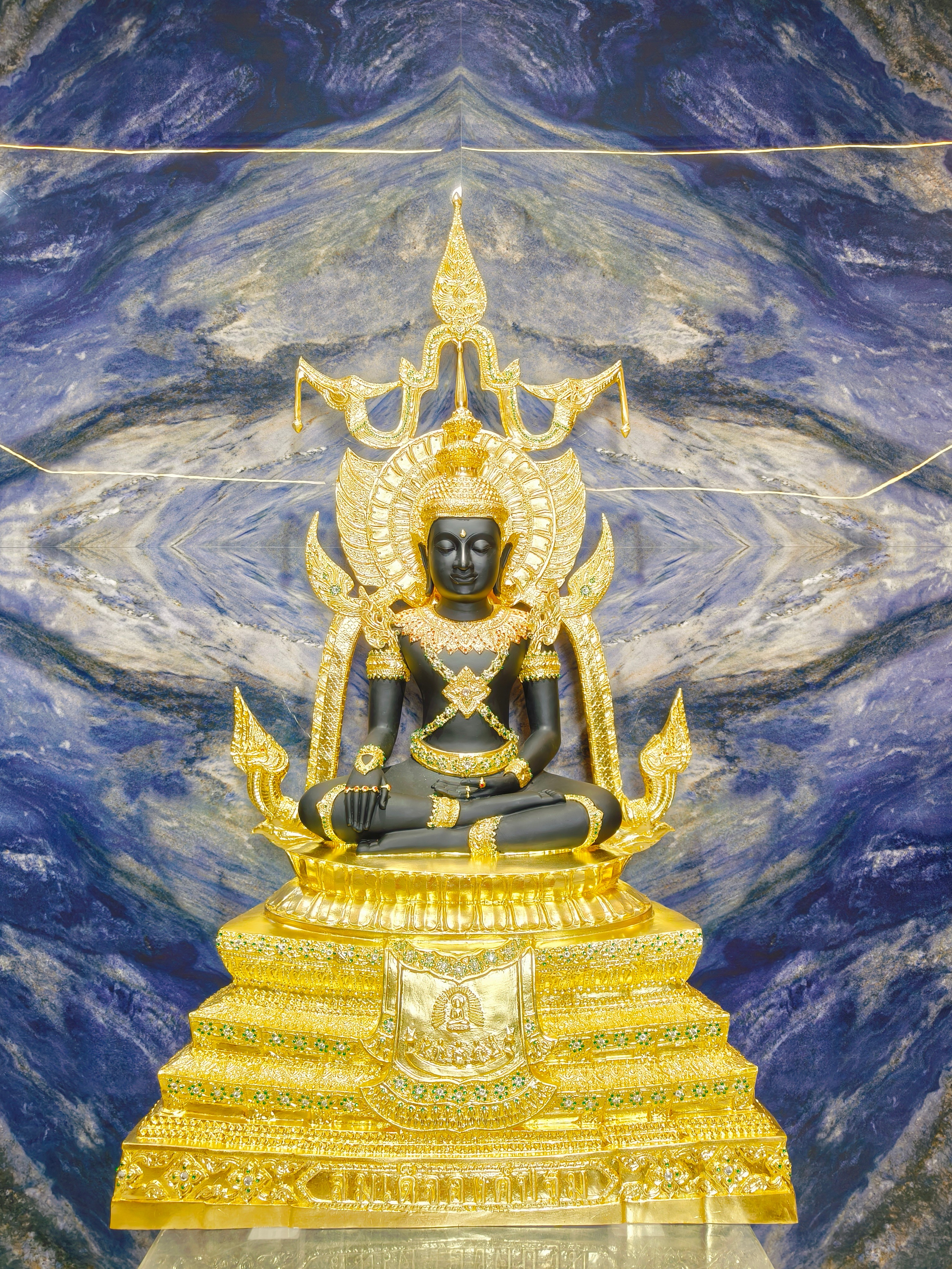 พระพุทธรูป สมเด็จองค์ปฐม หน้าตัก 16 นิ้ว
