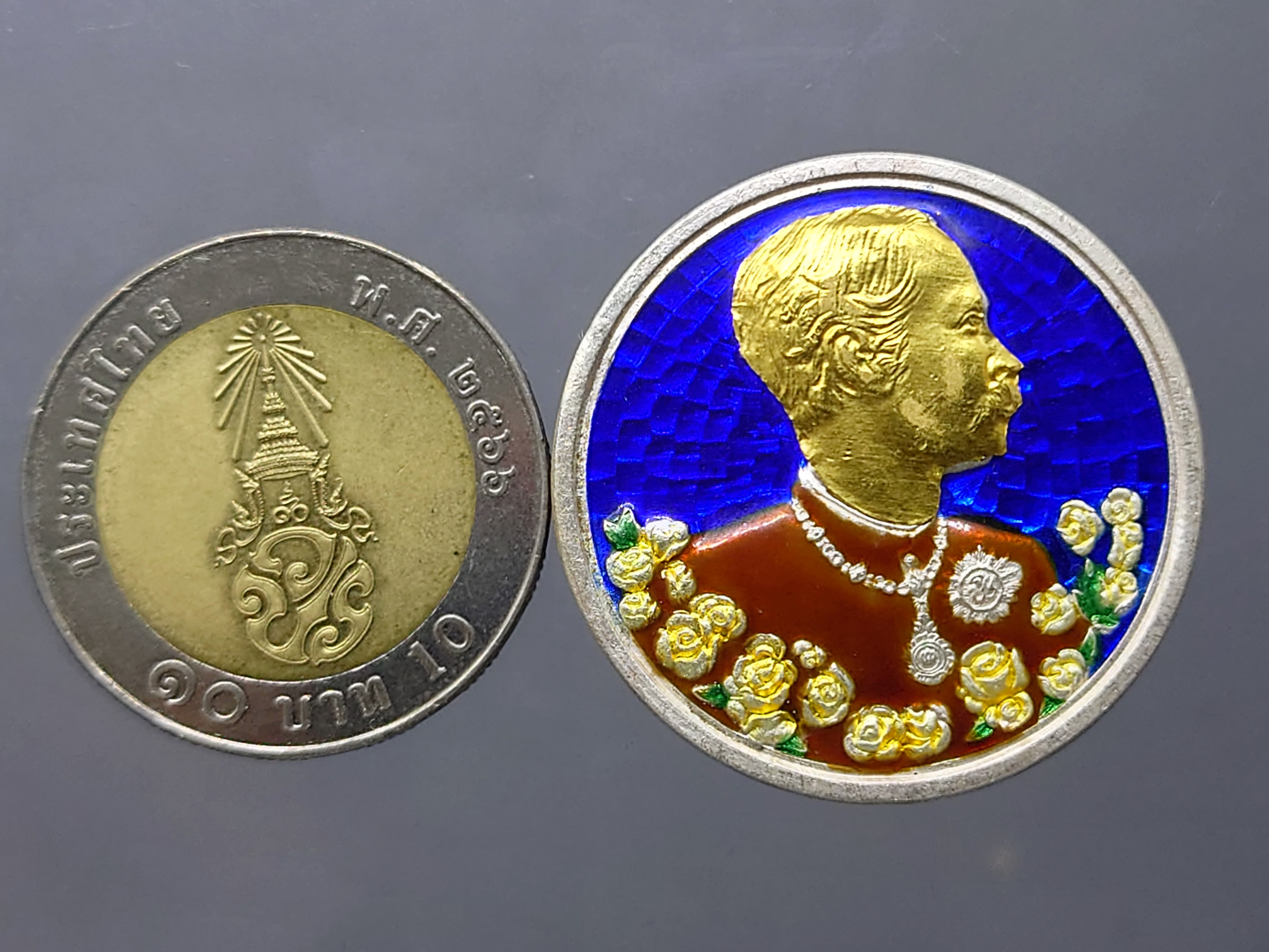 เหรียญรัชกาลที่ ๕ เนื้อเงินลงยา หน้าทองคำแท้ ที่ระลึกสร้างโรงเรียนวัดแหลมแค วัดแหลมแค พานทอง ปี2536 พร้อมกล่องเดิม