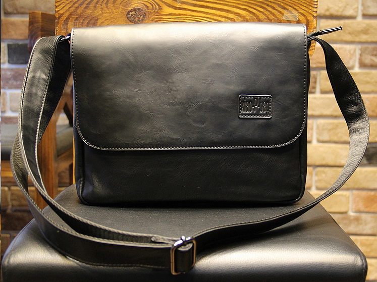 กระเป๋าสะพายข้างผู้ชาย รหัส A004