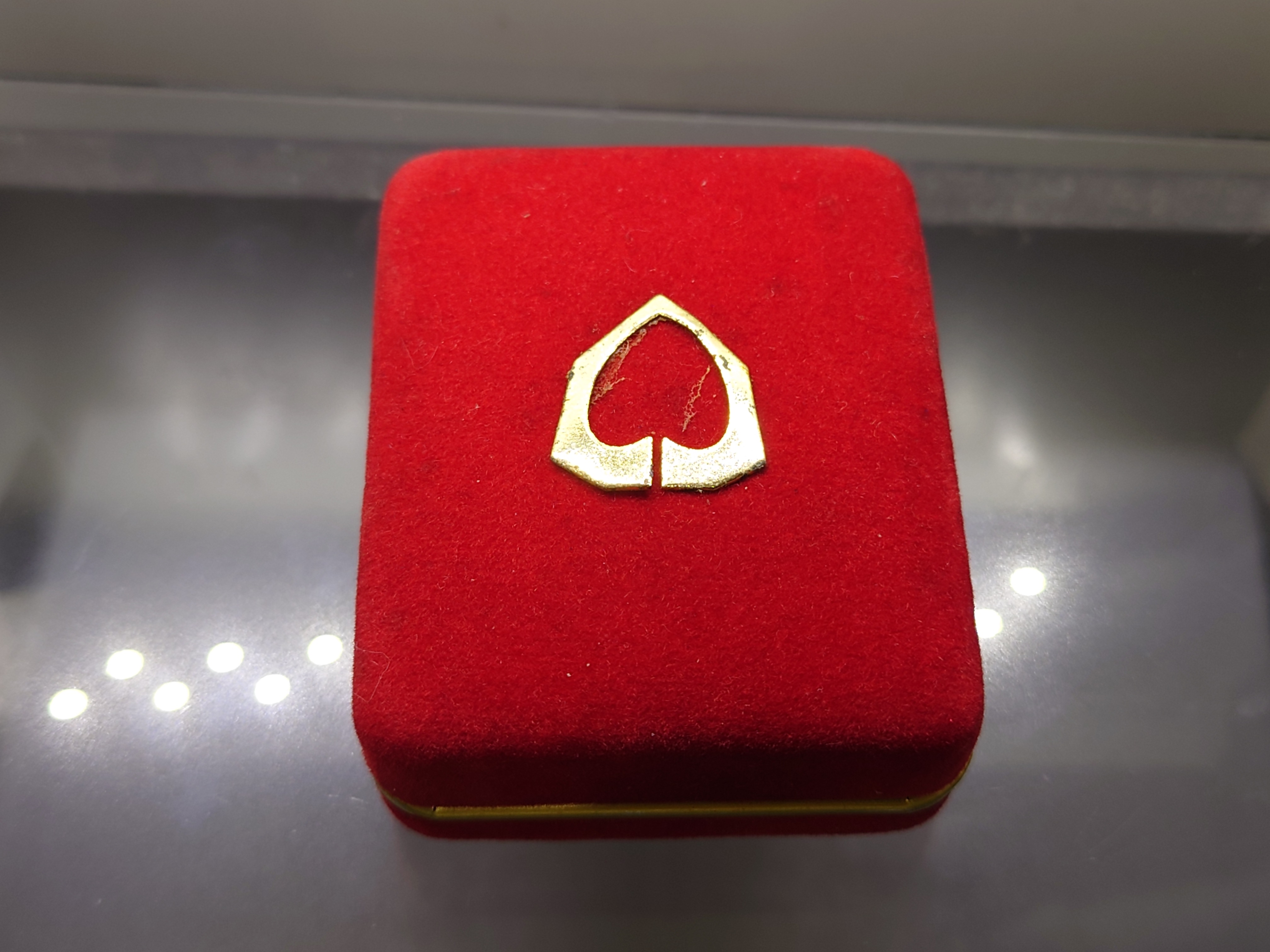 พระกริ่งพระพุทธโนภาสโพธิธวัช เนื้อนวะโลหะ ครบรอบ 85 ปี ธนาคารไทยพาณิชย์ พ.ศ.2535 พร้อมกล่องเดิม