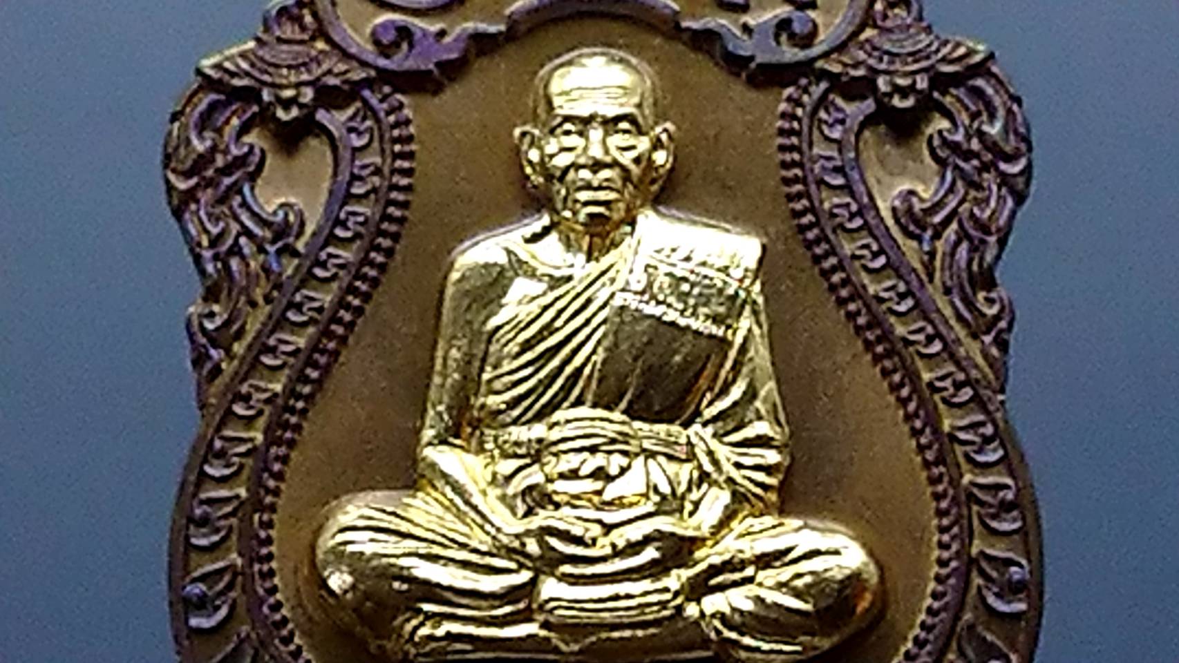 เหรียญหลวงพ่อพัฒน์ รุ่น มหากาฬ เนื้อชนวนหน้ากากชุบทอง โคท 417 (SKU-03009)