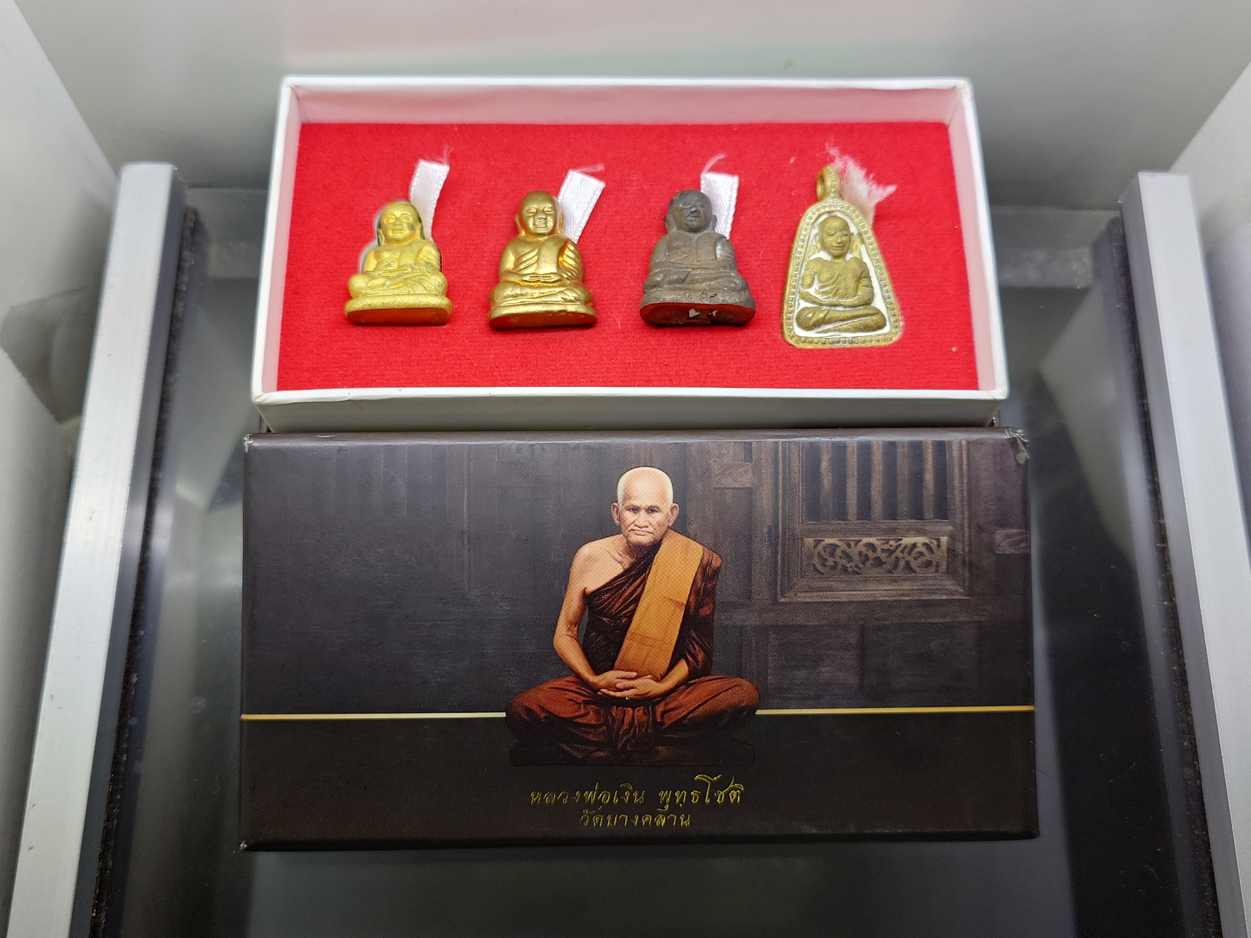 หลวงพ่อเงิน รุ่นเงินสิทธิโชติ ชุดพิเศษ 4 องค์ วัดบางคลาน (หิรัญญาราม) จ.พิจิตร ปี2557 พร้อมกล่องเดิม