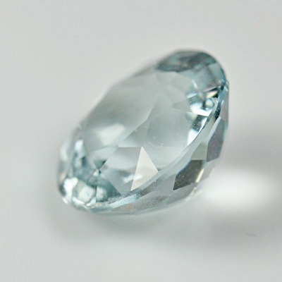 อความารีน (Aquamarine) 1.94 กะรัต สีฟ้าอ่อน น้ำทะเล รูปกลม