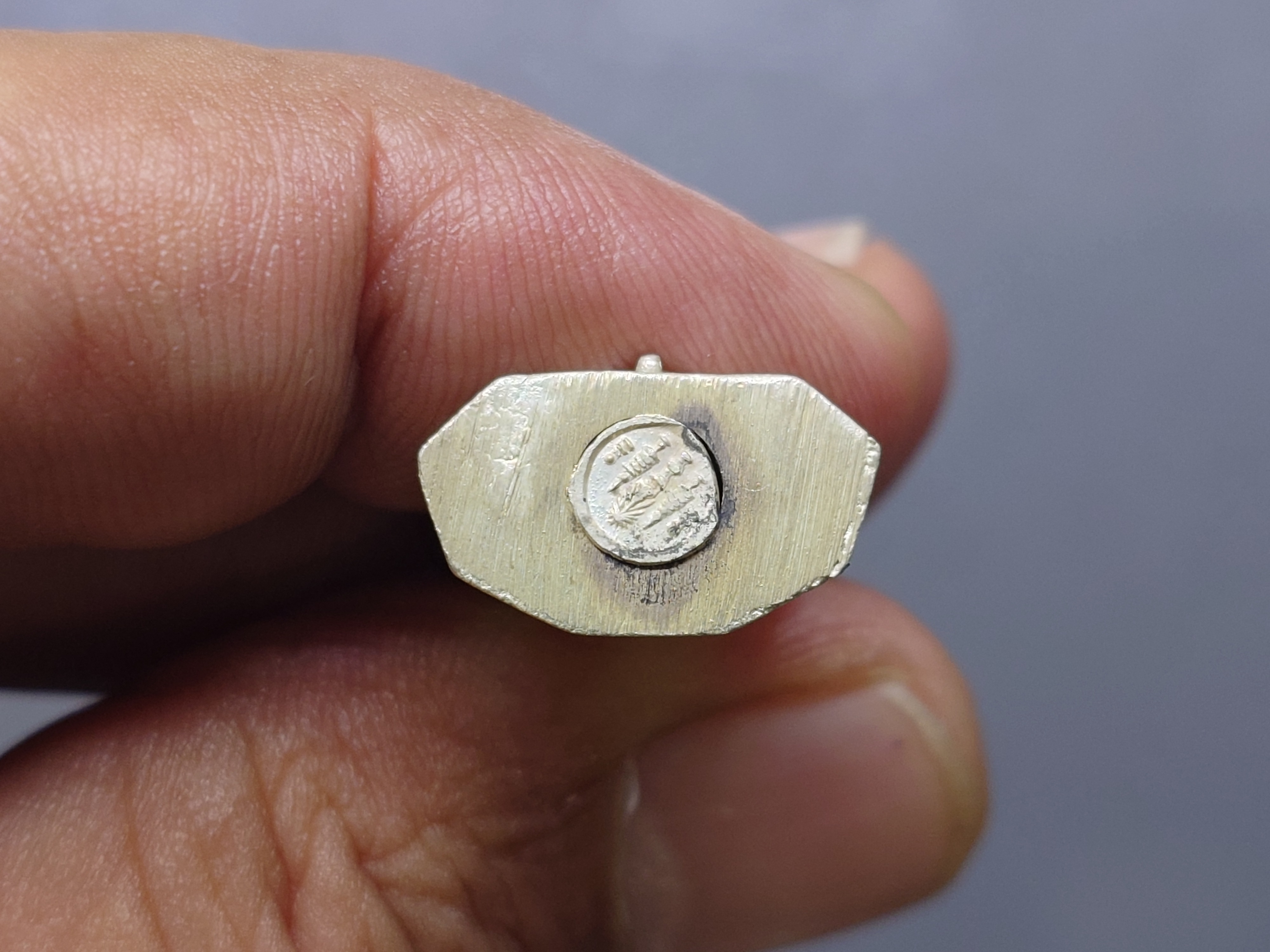 พระกริ่งนิรันตราย ฉลองสิริอายุครบ 8 รอบ สมเด็จพระมหาวีรวงศ์ เนื้อเงิน วัดราชประดิษฐสถิตมหาสีมาราม ปี2543 พร้อมตลับเดิม