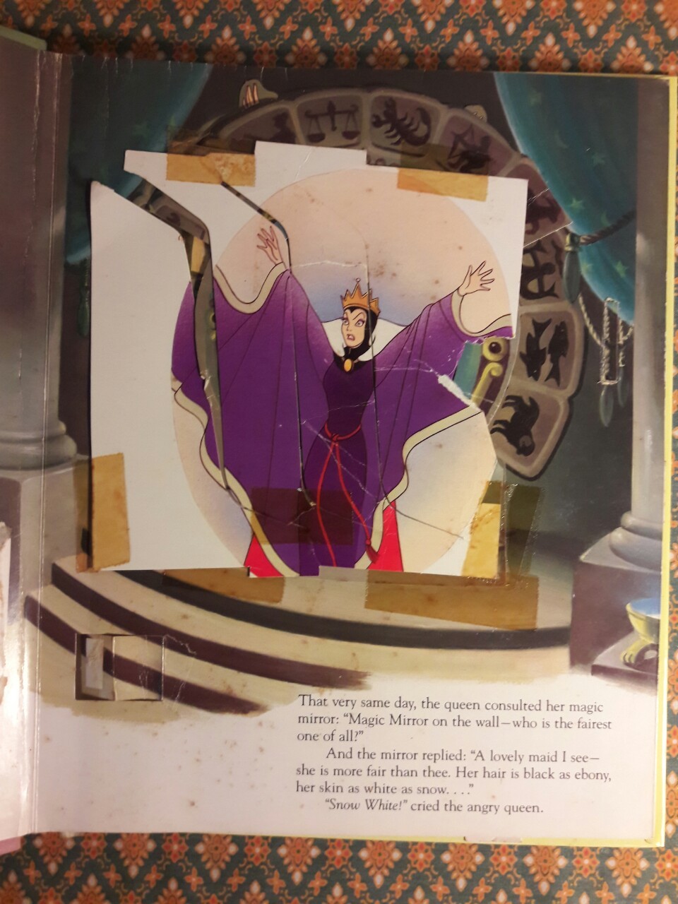 Snow White and the Seven Dwarfs Pop – Up Book