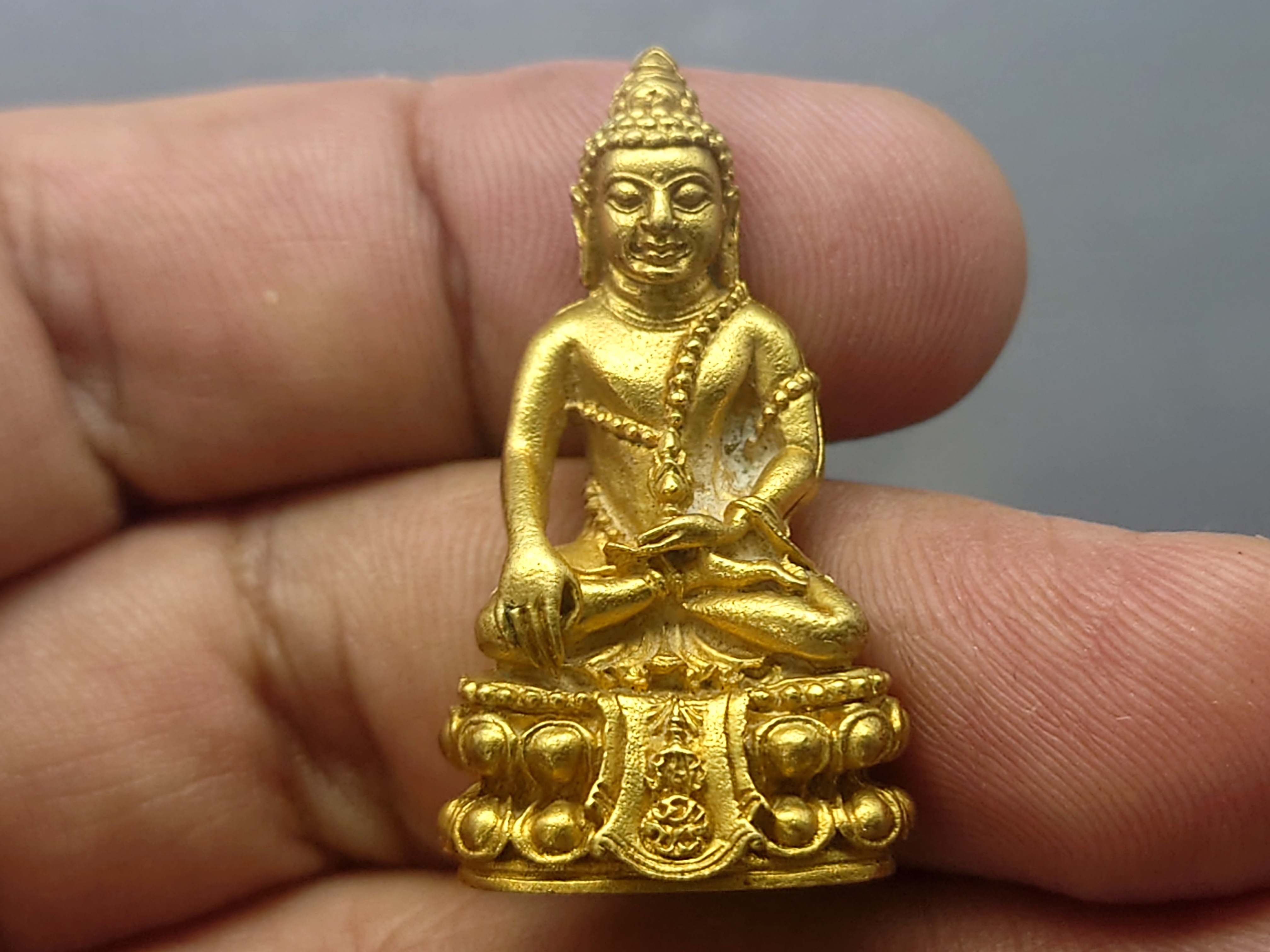 พระกริ่งคุ้มเกล้า เนื้อทองคำ(หนัก 2 บาท)หน้าไทย(ศิรากาศ) หายาก พ.ศ.2522 สภาพสวย