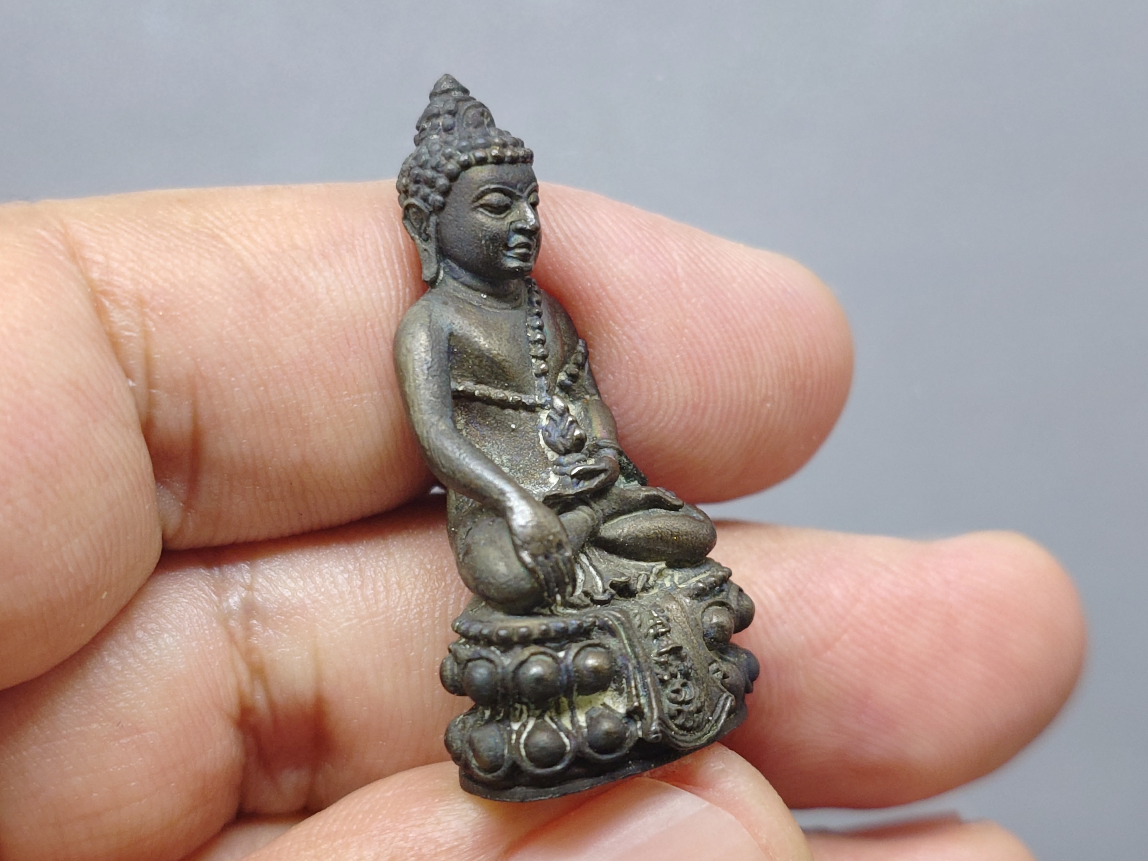 พระกริ่งคุ้มเกล้า เนื้อนวะโลหะ พ.ศ.2522 สภาพสวย หายาก รับประกันแท้ พร้อมกล่องเดิม