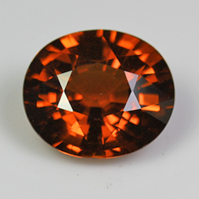 โกเมนสีส้มหรือสเปซซาไทท์ (Spessartite Garnet) 3.25 กะรัต รูปร่างดี ไฟดี