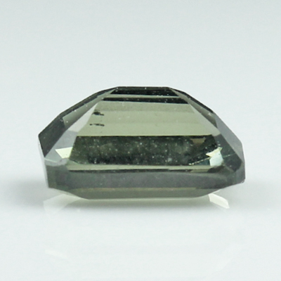 คอร์เนอรูพีน (Kornerupine) 0.69 กะรัต พลอยหายาก จากปากีสถาน [ID3054]