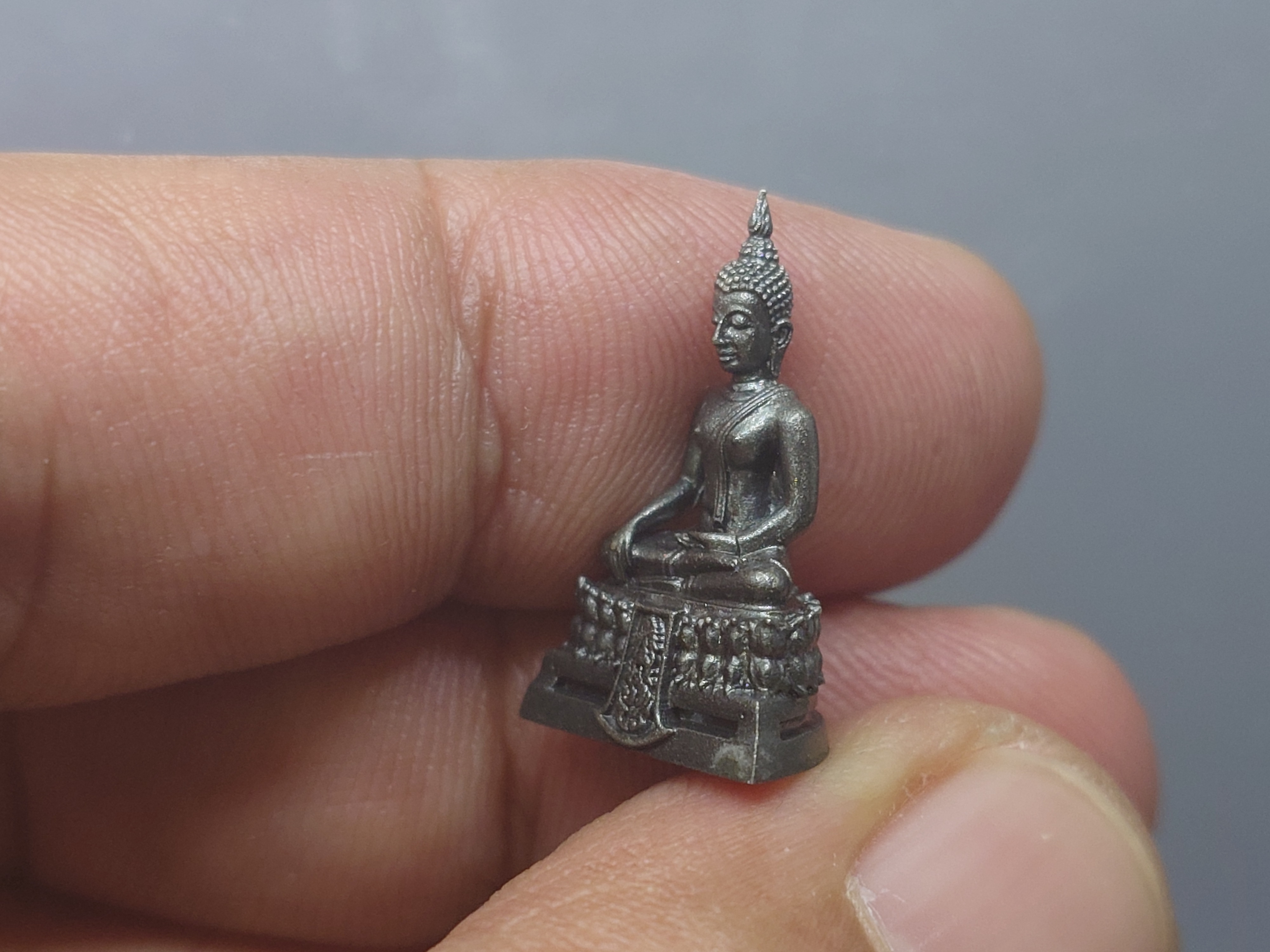 พsะคุ้มเกล้า เย็นศิsะเพราะพsะบริบาล 80 พssษา มหากษัตริย์แผ่นดินสยาม เนื้อนวะโลหะ พิมพ์เล็ก ปี2550 พร้อมตลับเดิม