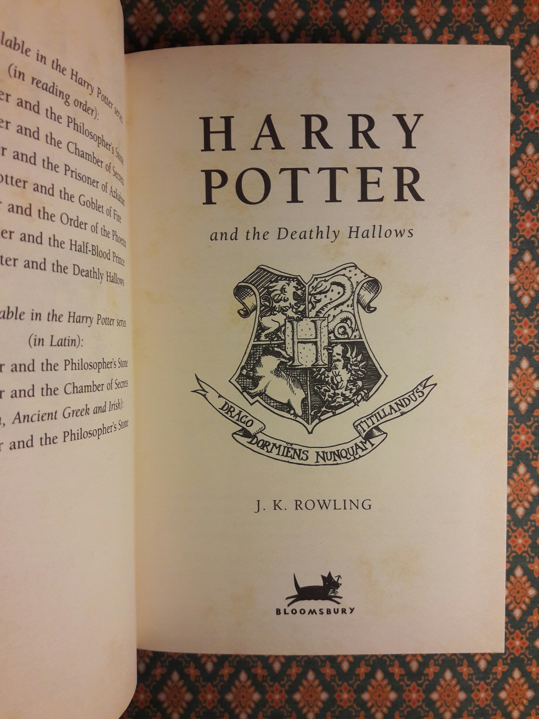 Harry Potter and the Deathly Hallows ฉบับภาษาอังกฤษ