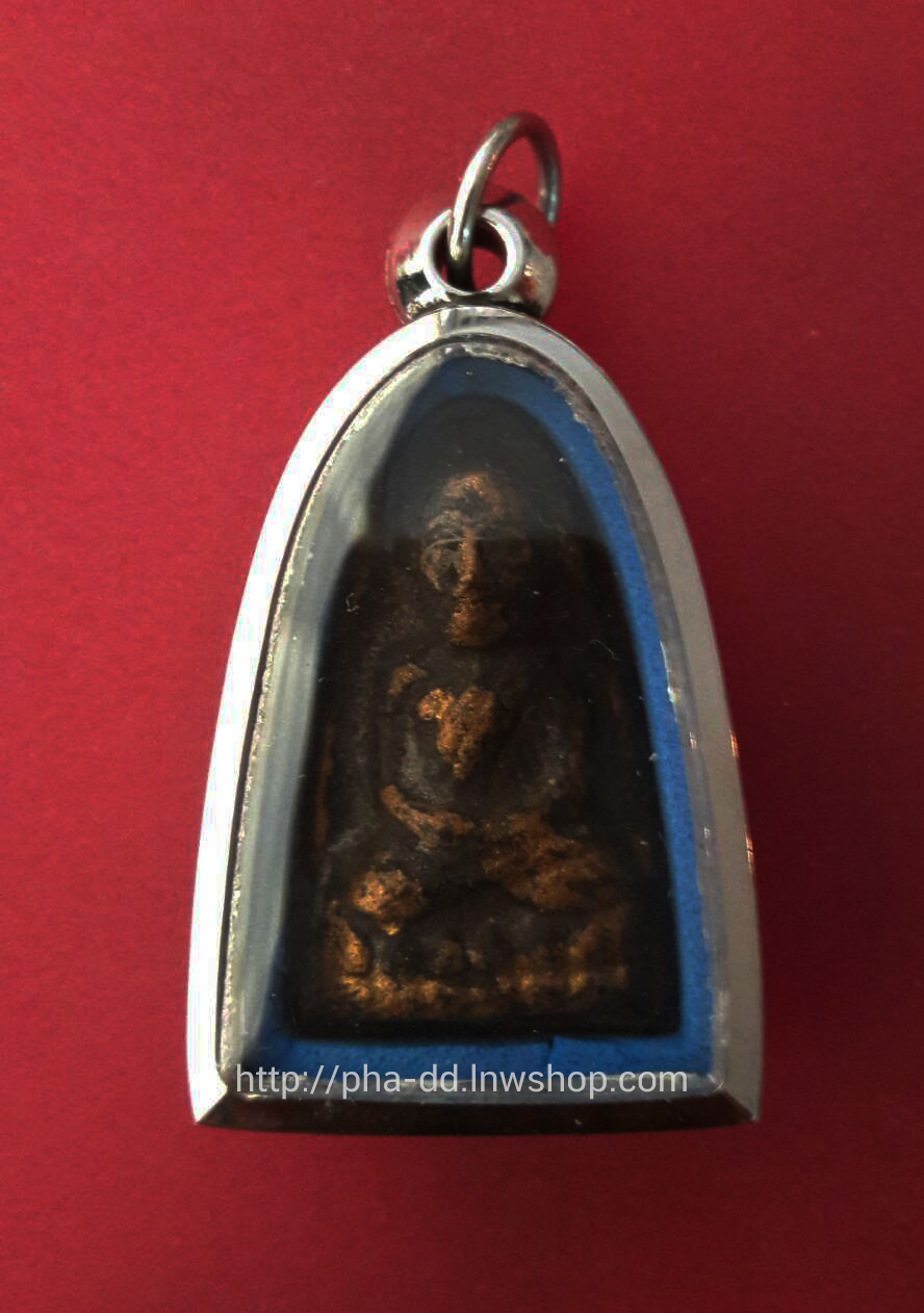 หลวงปู่ทวด วัดช้างให้ หลังเตารีด เนื้อผงน้ำมัน ผิวจัดๆ (พร้อมกรอบสแตนเลส)