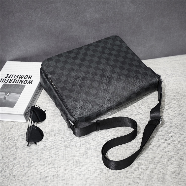 กระเป๋าสะพายข้างผู้ชาย กระเป๋าหนังผู้ชาย รหัส A023