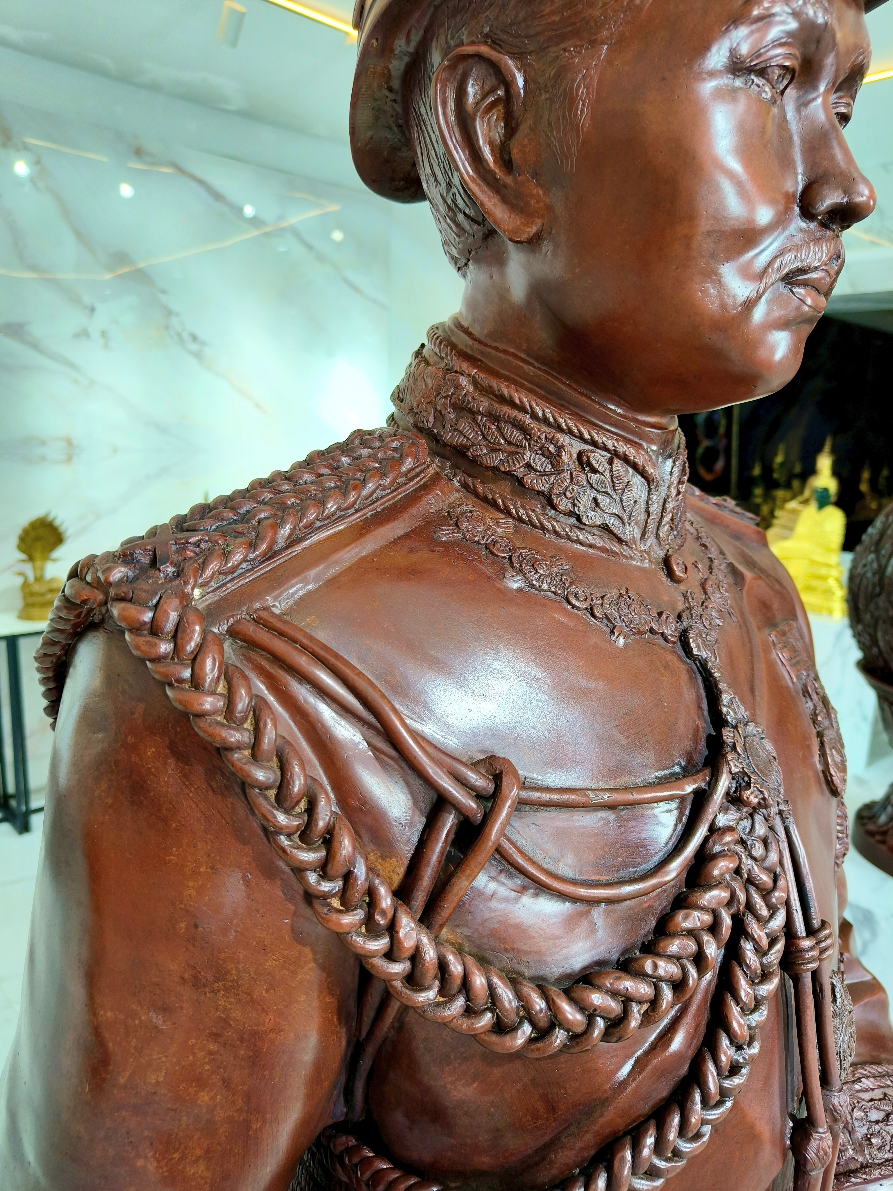 รูปหล่อ รัชกาลที่ 5 ร.5 สูง 2 เมตร พระปิยมหาราช พระบาทสมเด็จพระจุลจอมเกล้าเจ้าอยู่หัว