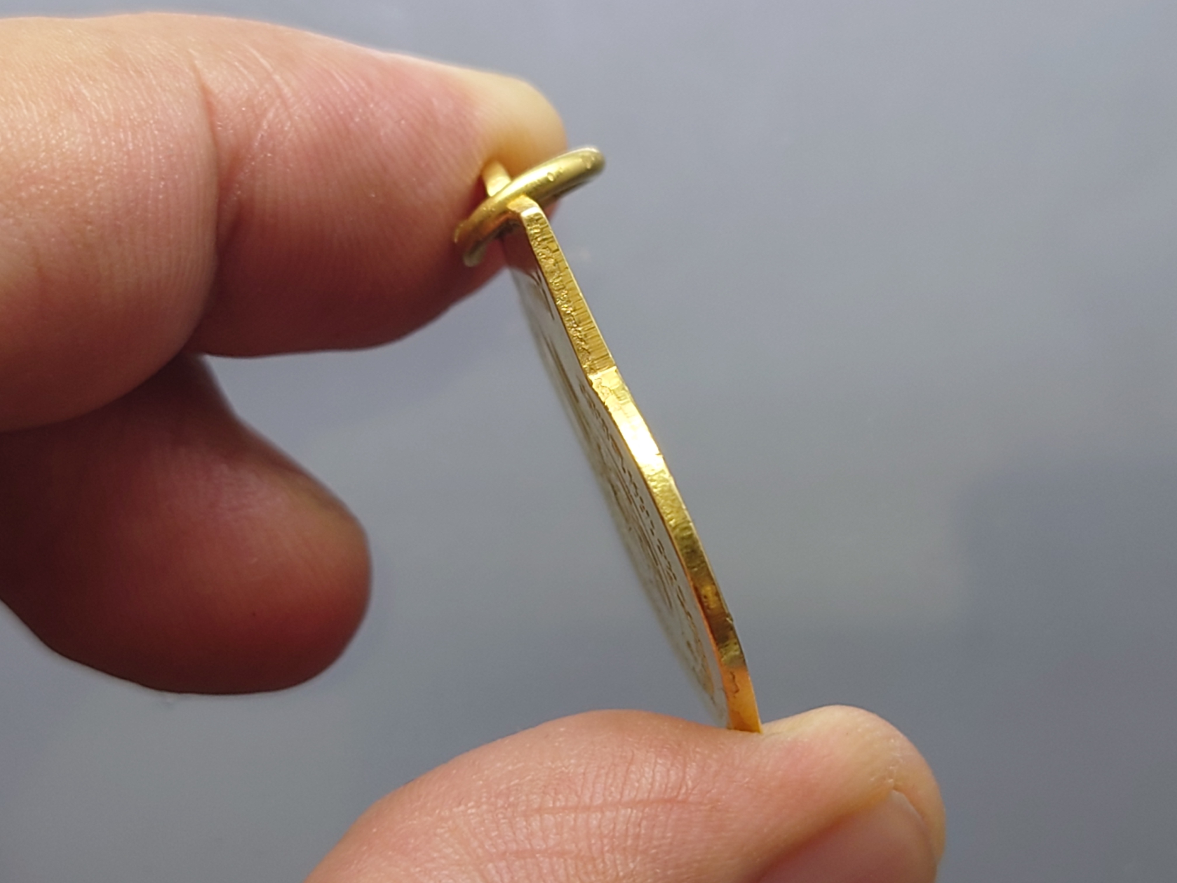 เหรียญอนุสรณ์มหาราช 3 รอบ เนื้อทองคำ บล็อก ช สองเส้น บล็อกนิยม รัชการที่ 9 พ.ศ.2506 สภาพสวย แท้ ดูง่าย