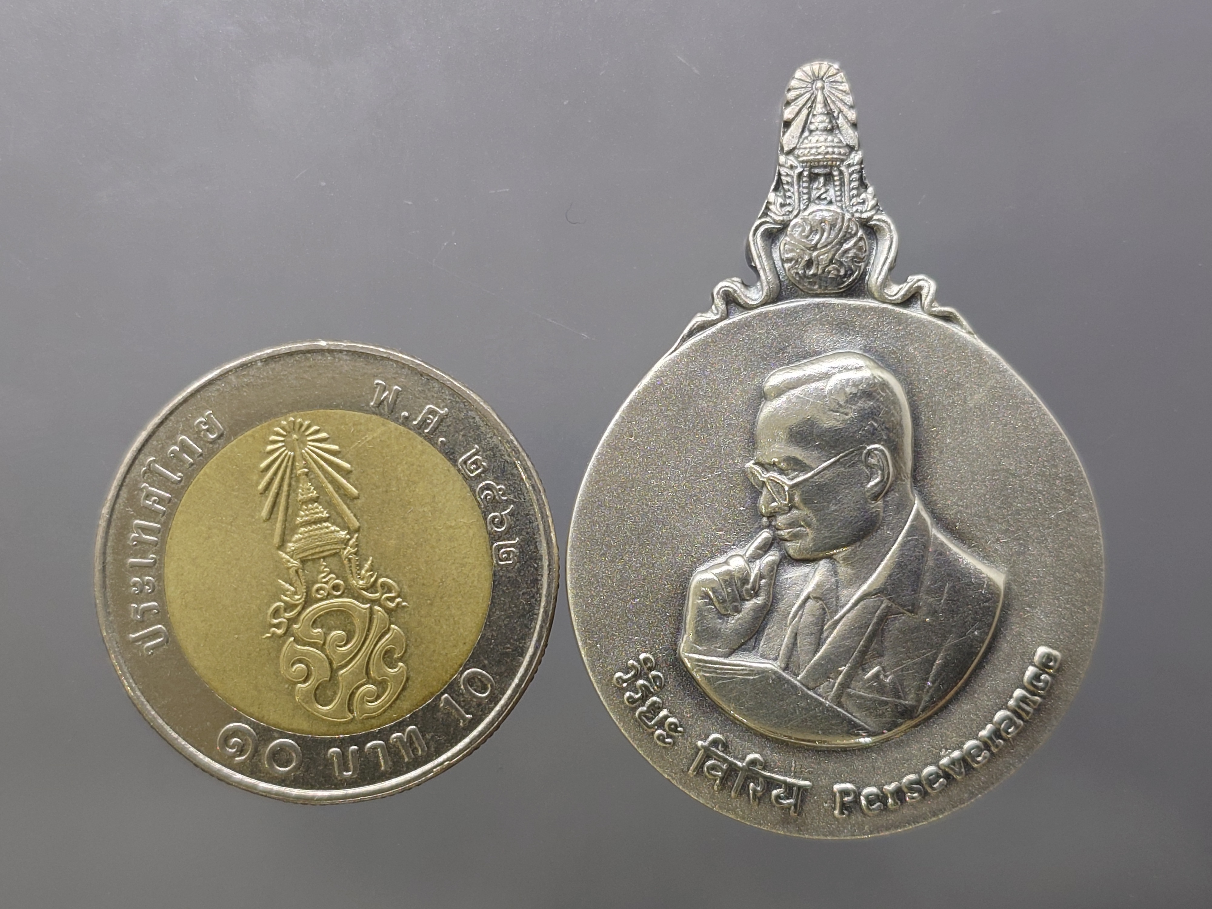 พระมหาชนก เนื้อเงิน พิมพ์ใหญ่ บล็อค ป ขาด นิยม ปี2539 อุปกรณ์ครบ หนังสือ กล่องนอก แท้ ดูง่าย