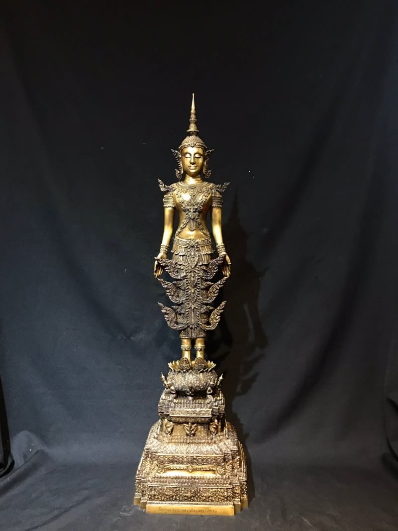 รูปหล่อ พระพุทธรูปทรงเครื่องจักรพรรดิ์ วัดอรุณราชวรารามราชวรมหาวิหาร ปี พ.ศ.2539