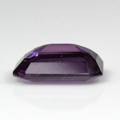 **ขายแล้ว**แซปไฟร์สีม่วง (Violet Sapphire) 0.73 กะรัต สีม่วงอมน้ำเงิน พลอยสด ไม่เผา