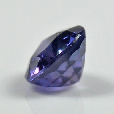 **ขายแล้ว**ไพลินเปลี่ยนสี (Color-change Sapphire) 1.15 กะรัต เปลี่ยนสีจากน้ำเงินเป็นม่วง พลอยสด ไม่เผา